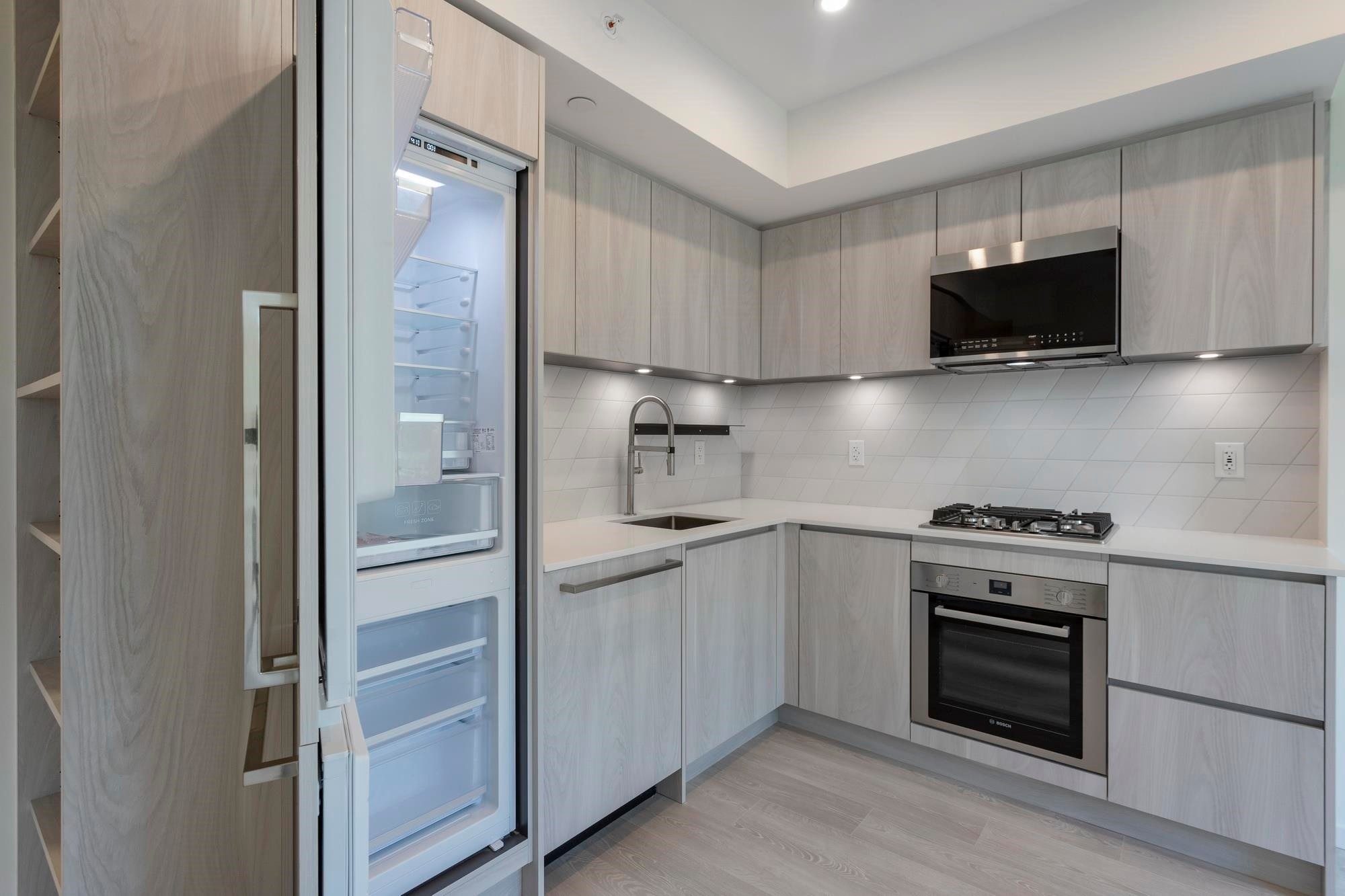 410-3264 Vanness Avenue, Vancouver, BC