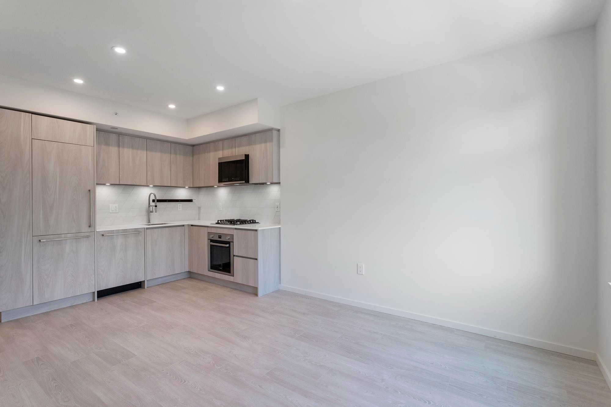 410-3264 Vanness Avenue, Vancouver, BC