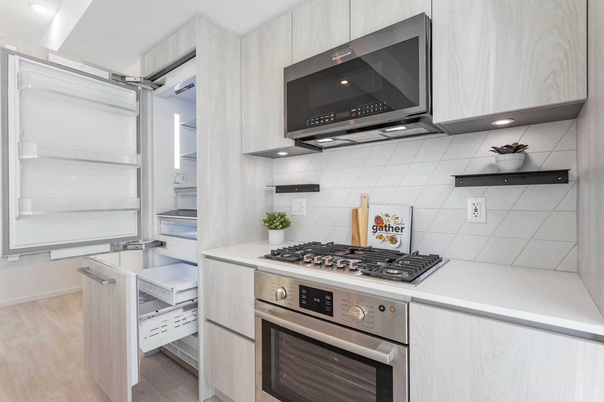204-3264 Vanness Avenue, Vancouver, BC