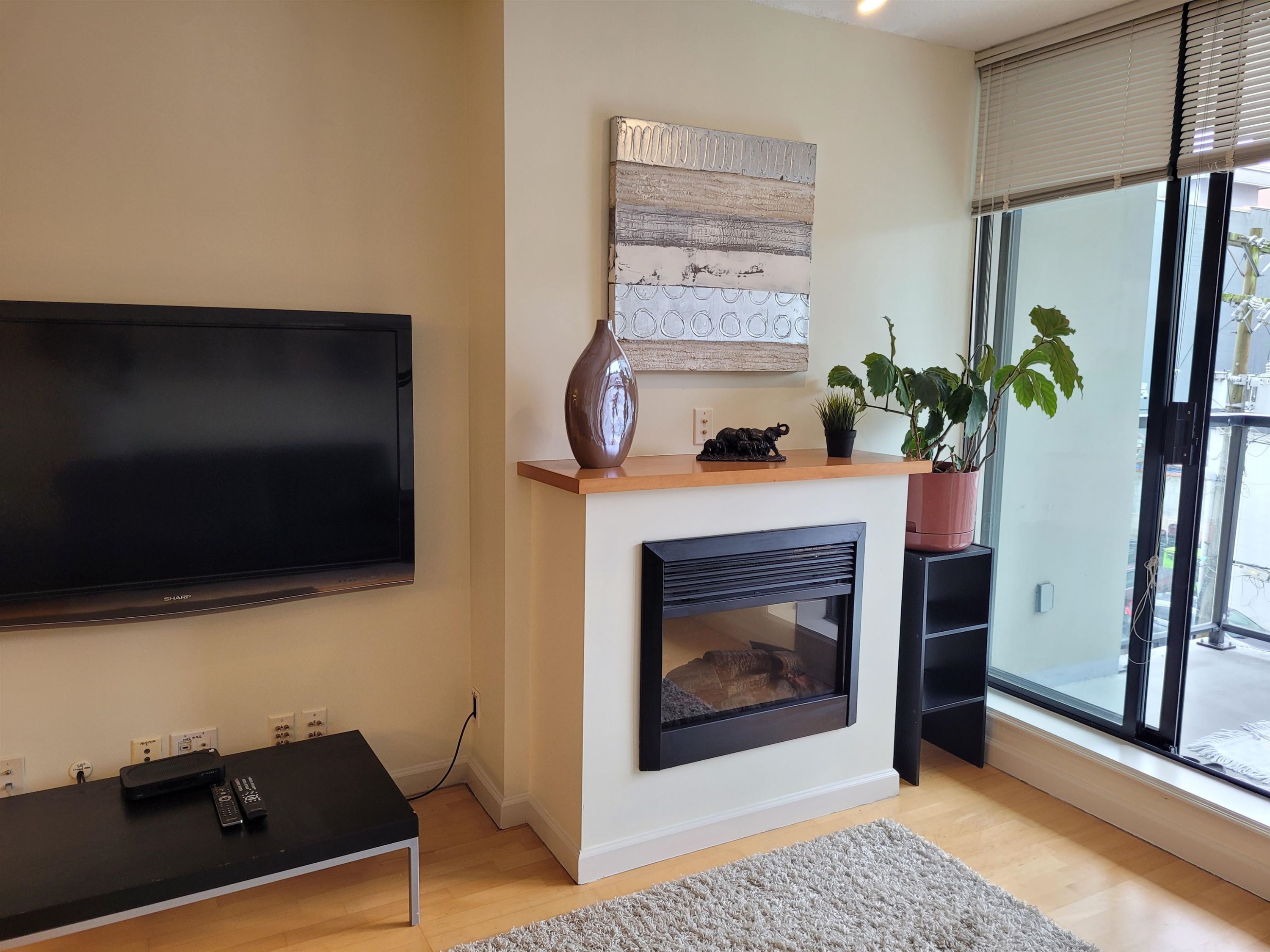 408-610 Victoria Street, New Westminster, BC