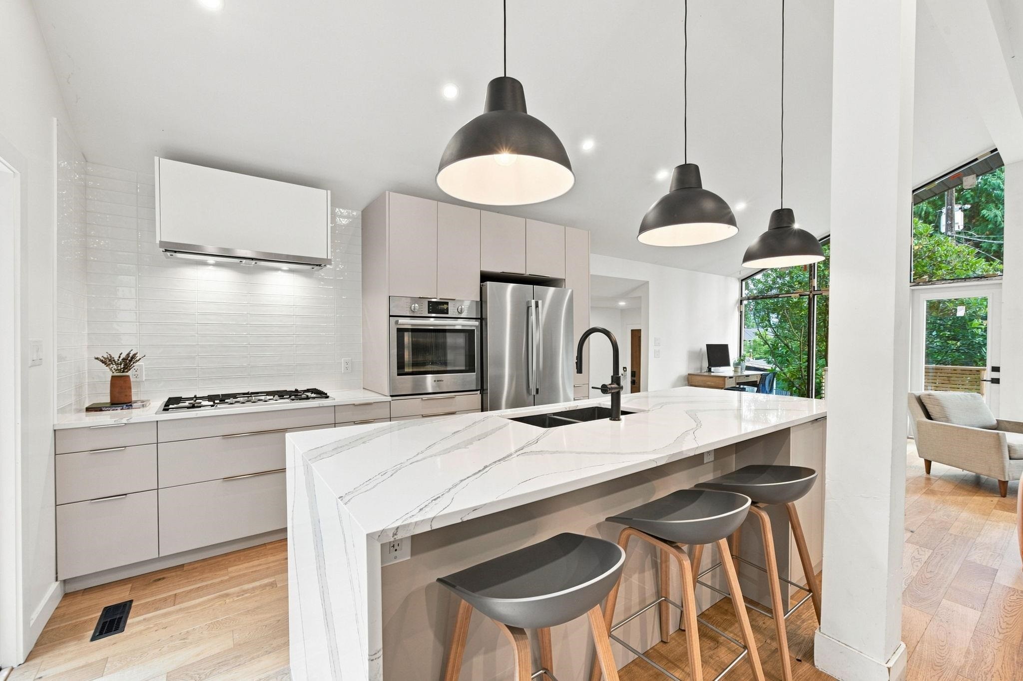 4646 Cove Cliff Road, North Vancouver, BC