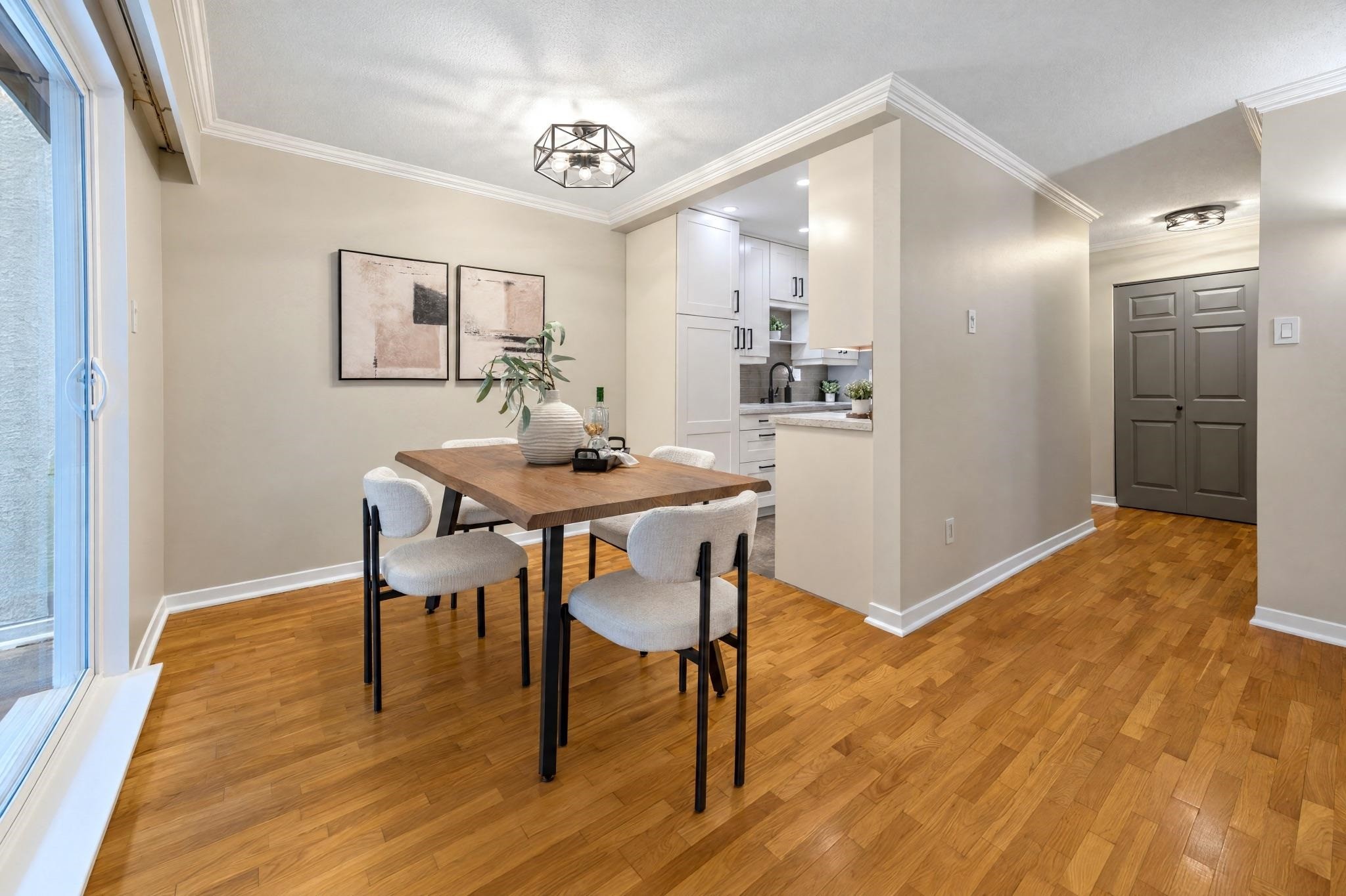 403-555 28Th Street W, North Vancouver, BC
