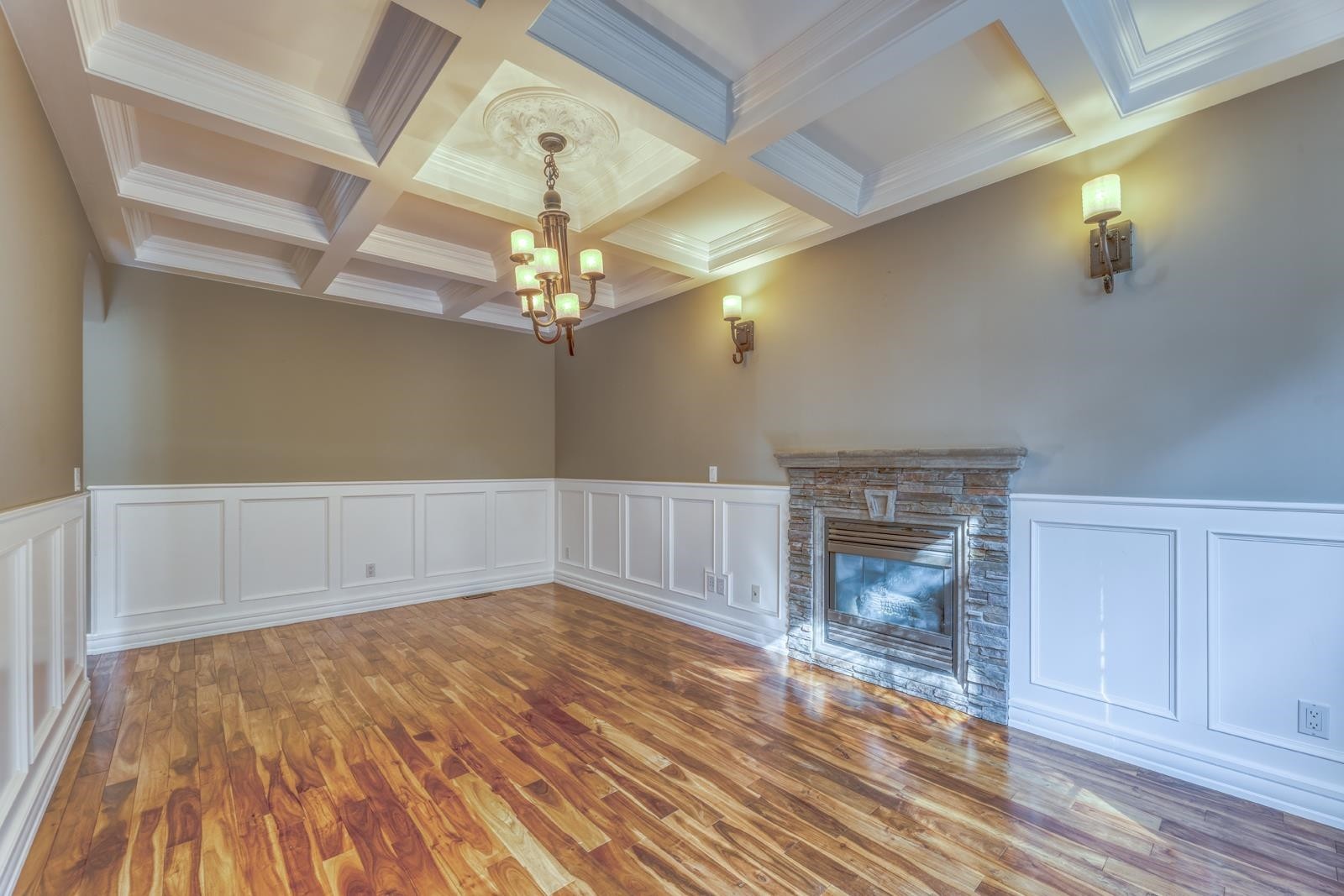 1820 Camelback Court, Coquitlam, BC