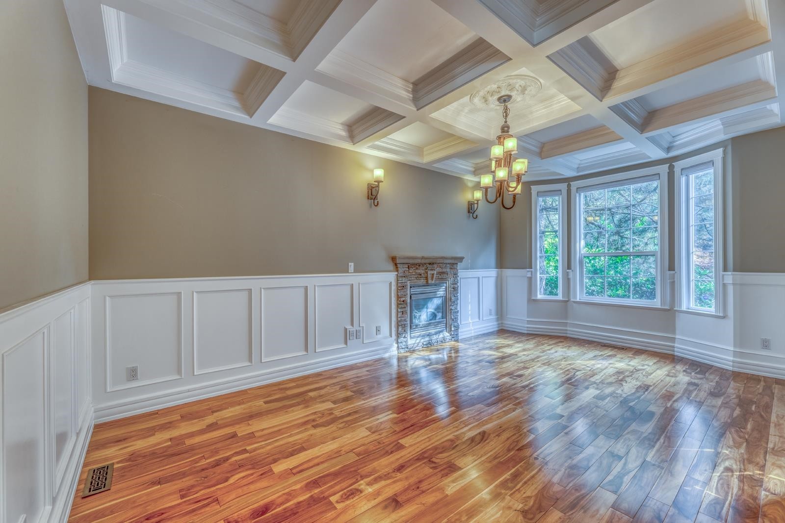 1820 Camelback Court, Coquitlam, BC