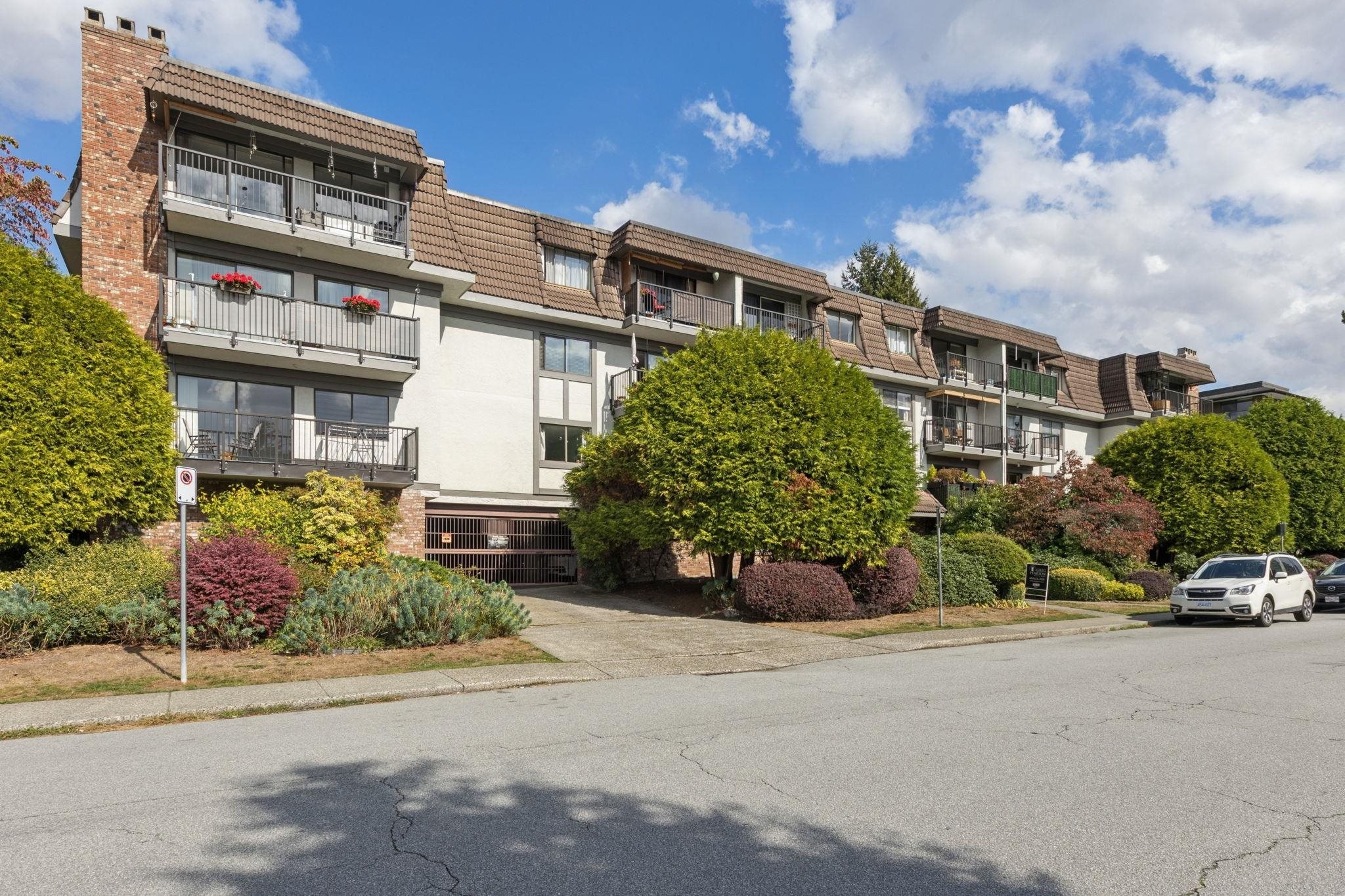 303-236 2Nd Street W, North Vancouver, BC
