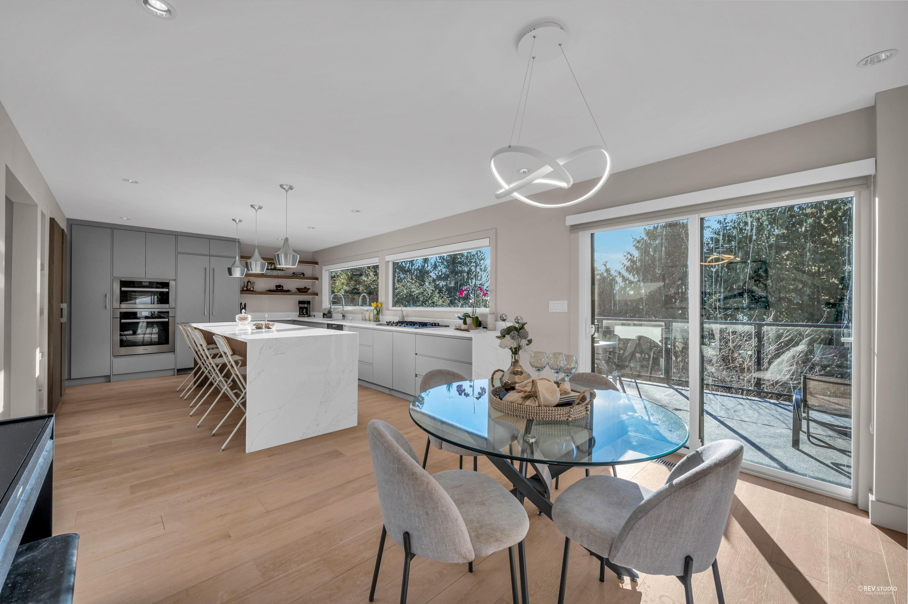130 Oceanview Place, Lions Bay, BC