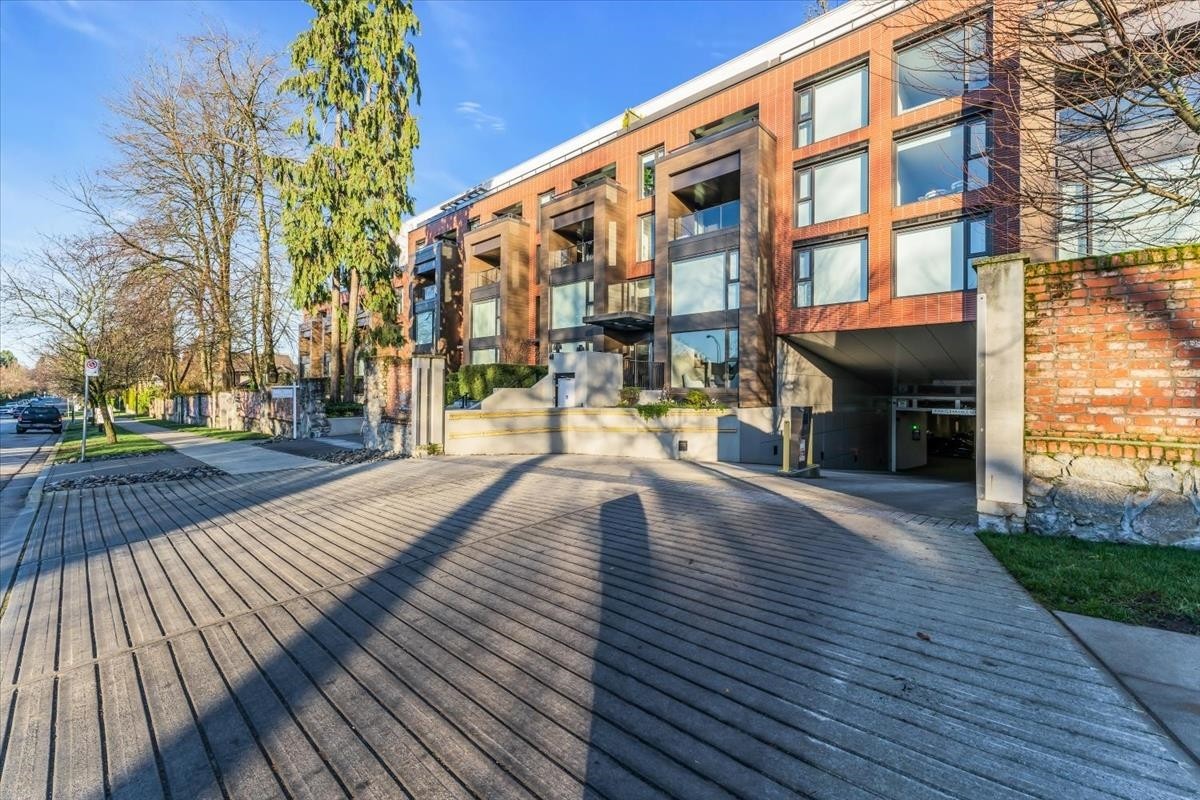 607-1571 57Th Avenue W, Vancouver, BC