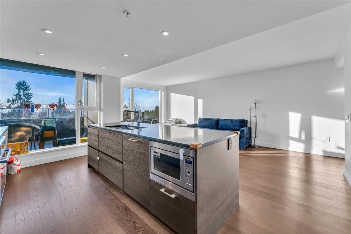 607-1571 57Th Avenue W, Vancouver, BC