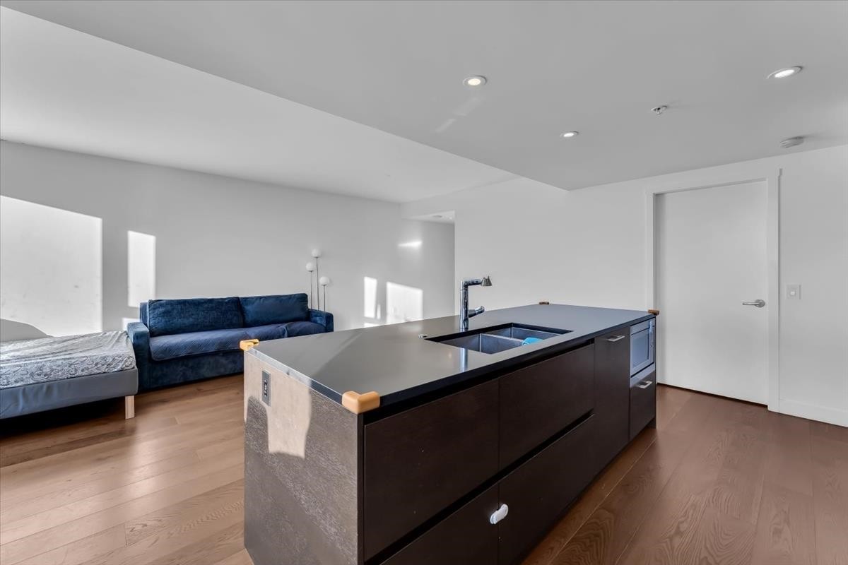 607-1571 57Th Avenue W, Vancouver, BC