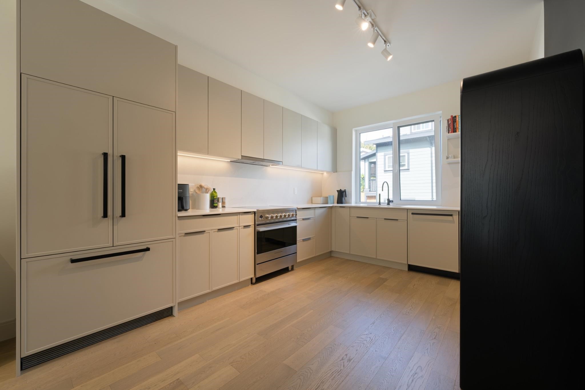 24-632 3Rd Street E, North Vancouver, BC