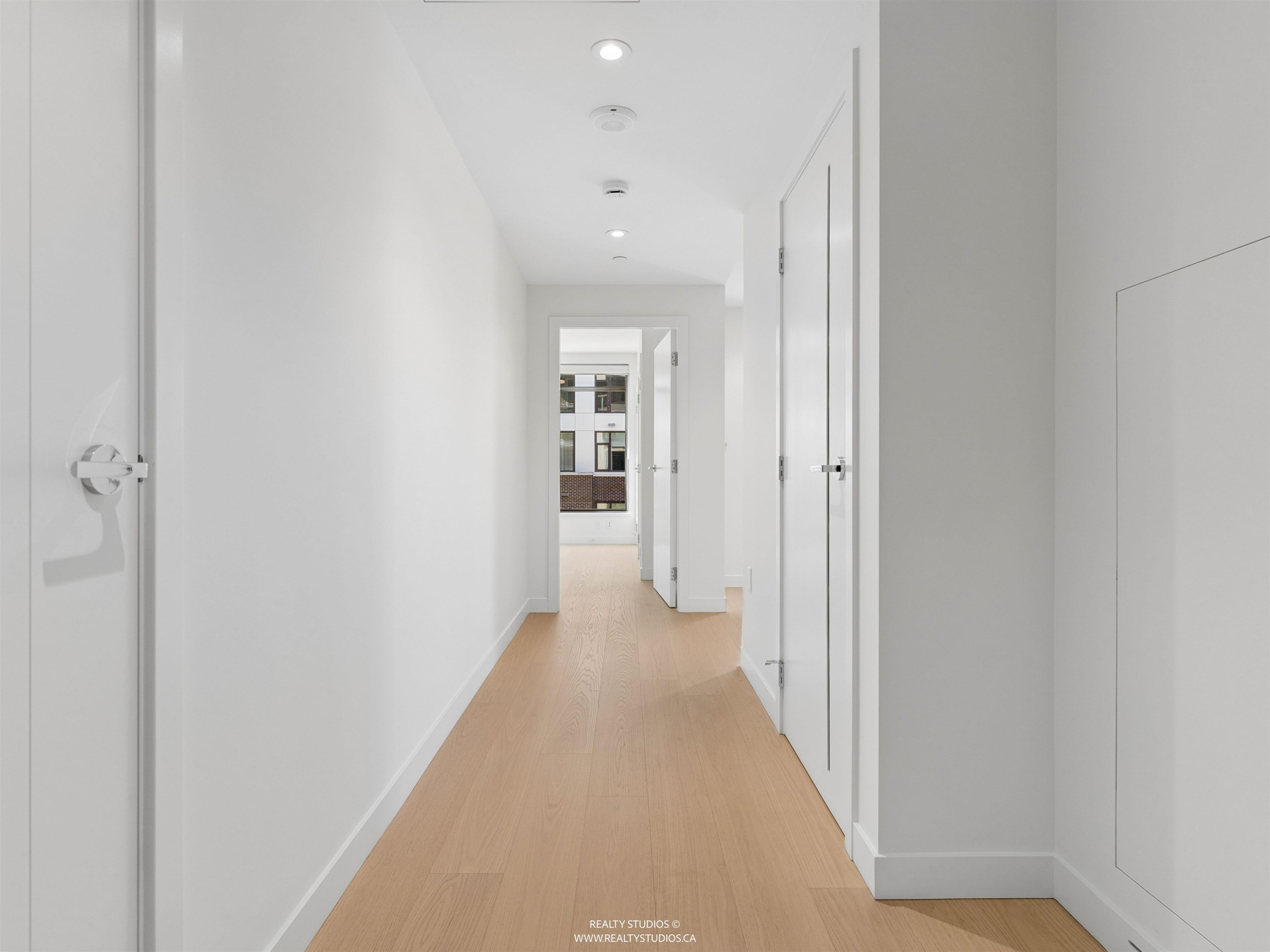 302-777 Harbour Way, North Vancouver, BC
