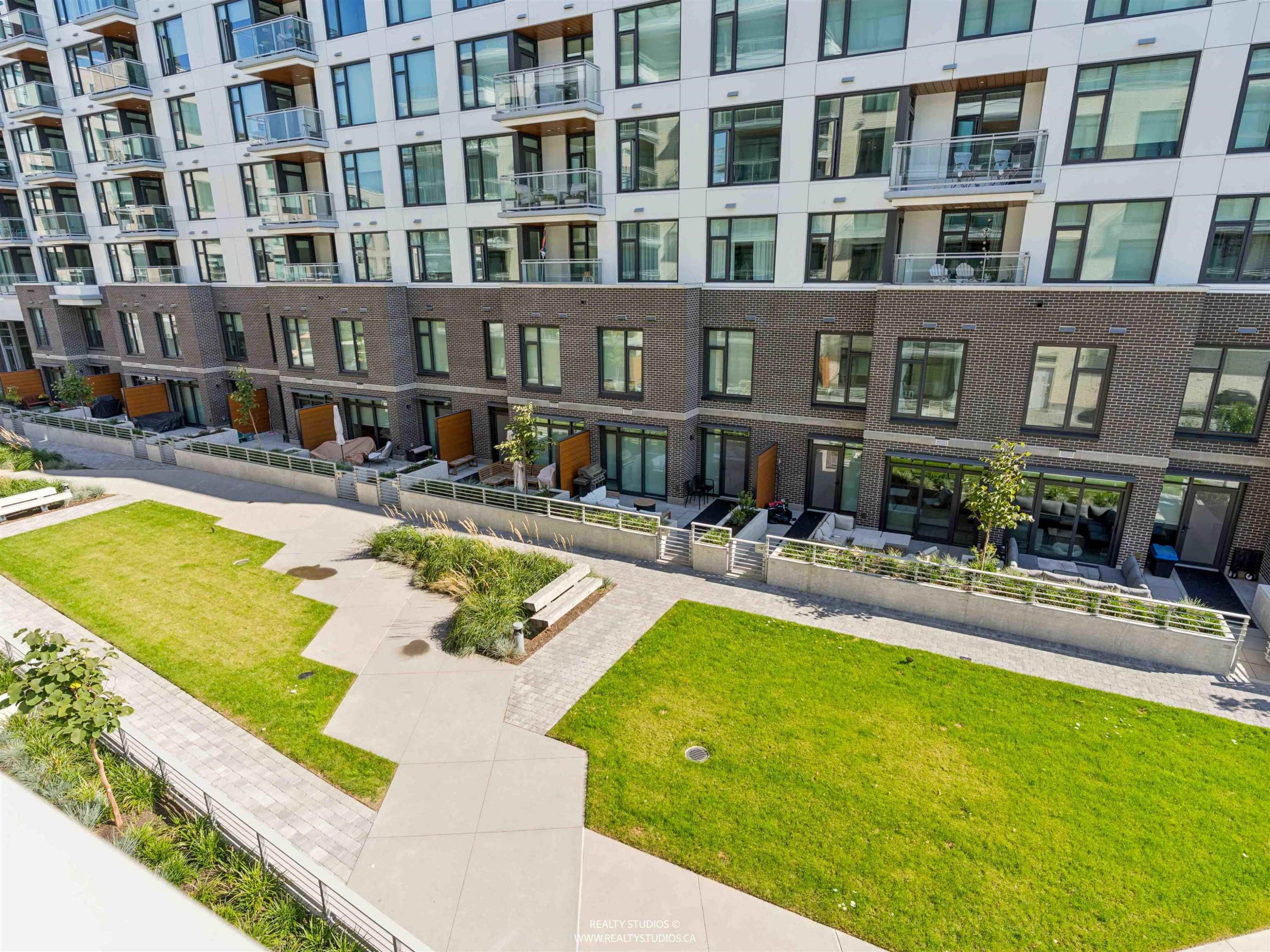 302-777 Harbour Way, North Vancouver, BC