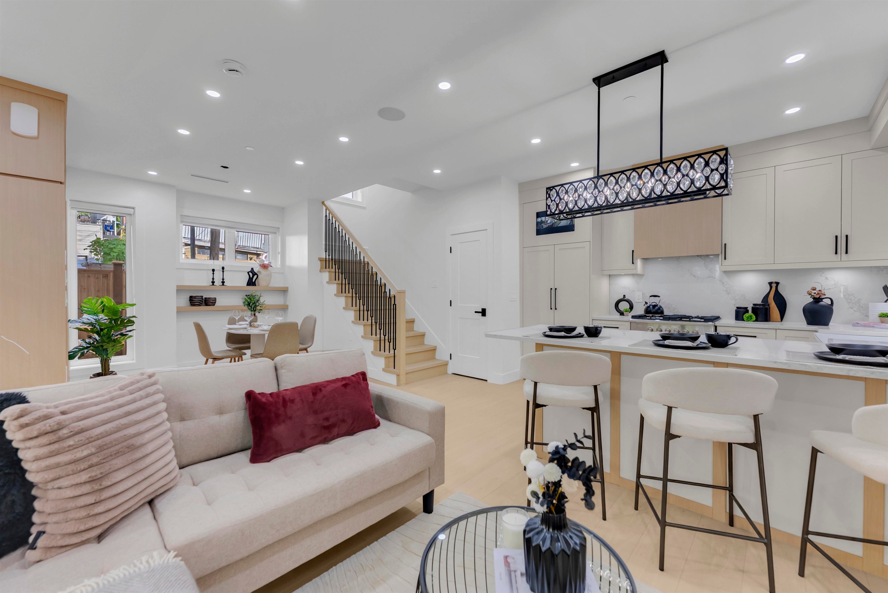 1-2888 6Th Avenue E, Vancouver, BC