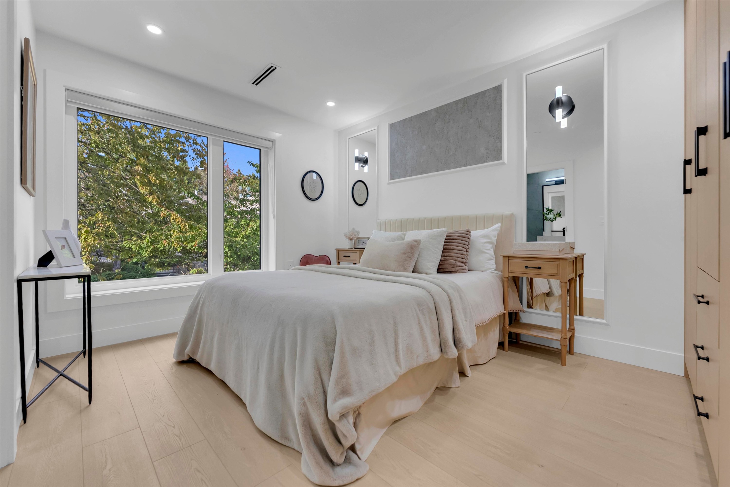 1-2888 6Th Avenue E, Vancouver, BC