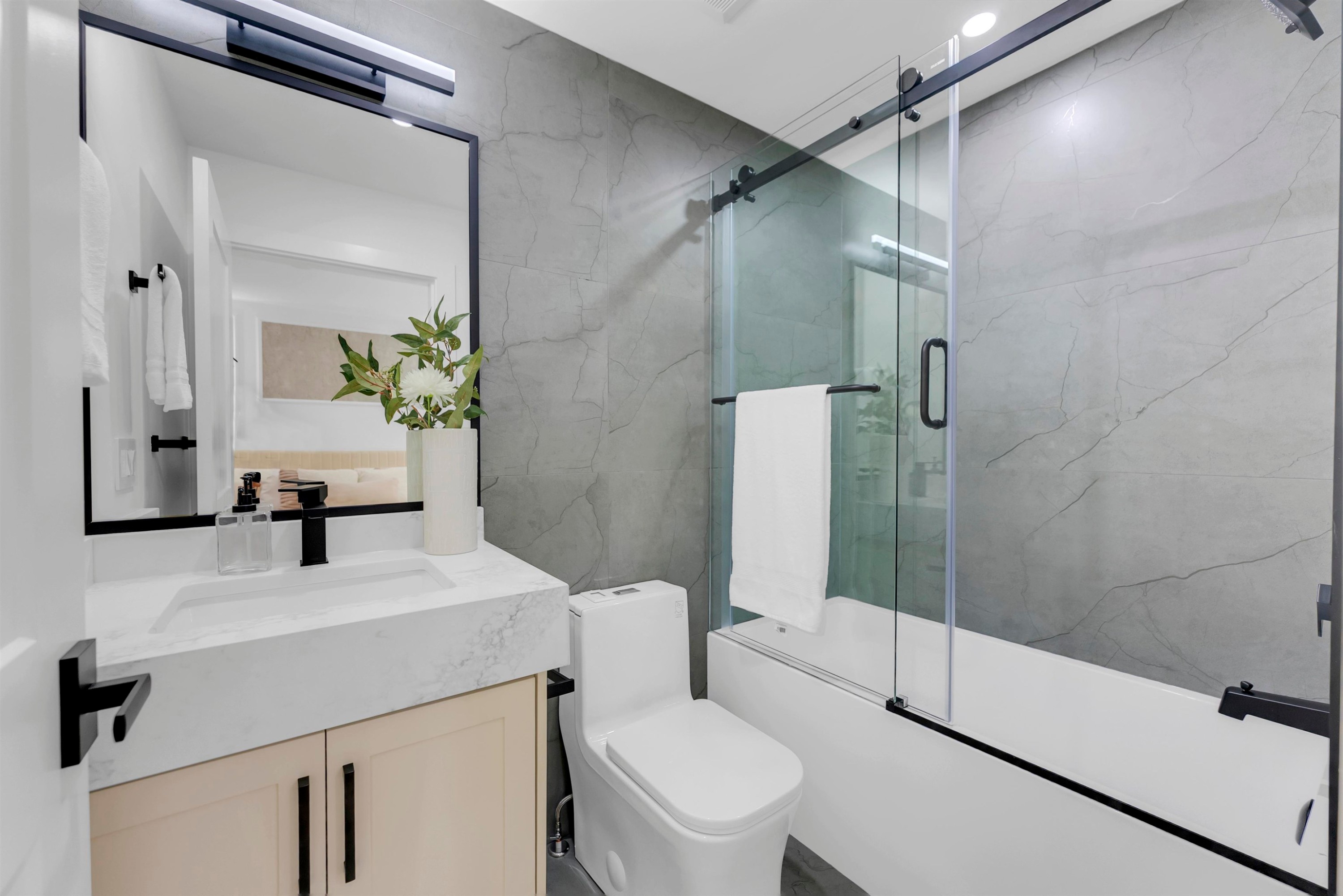 1-2888 6Th Avenue E, Vancouver, BC