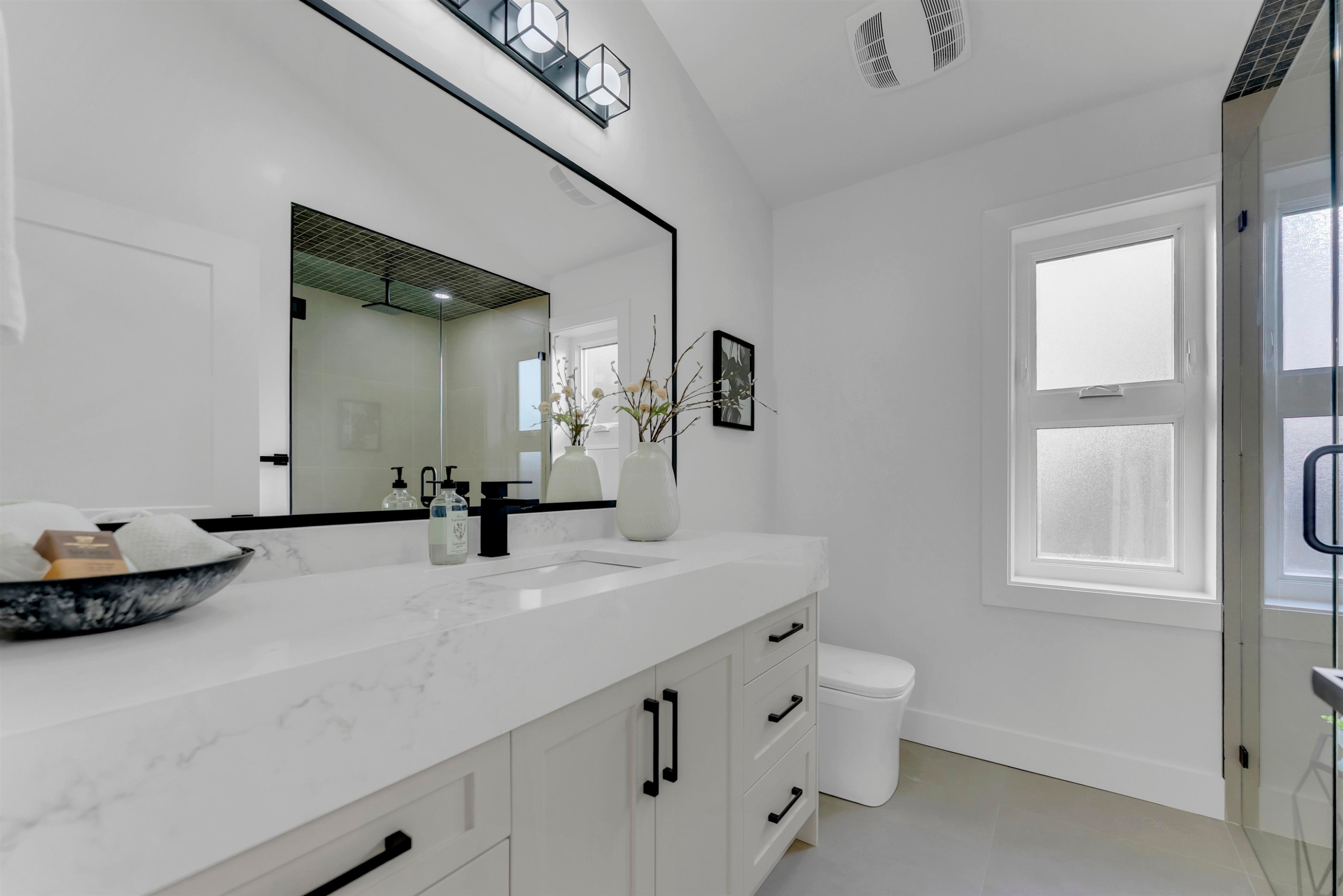 1-2888 6Th Avenue E, Vancouver, BC
