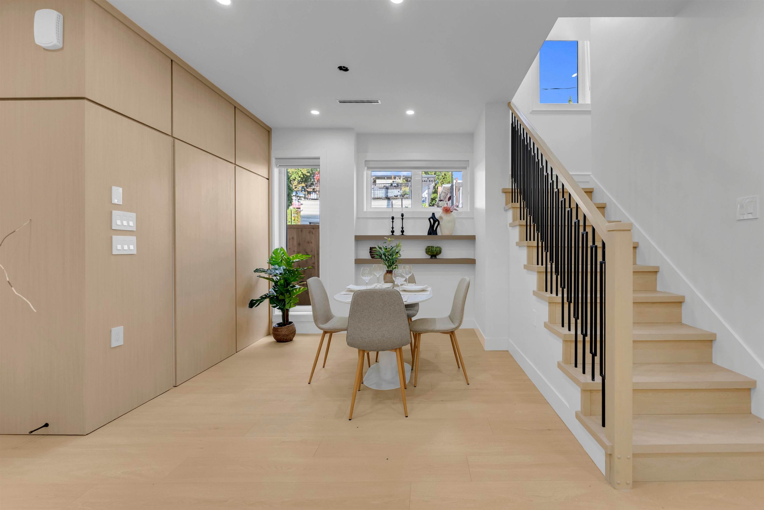 1-2888 6Th Avenue E, Vancouver, BC
