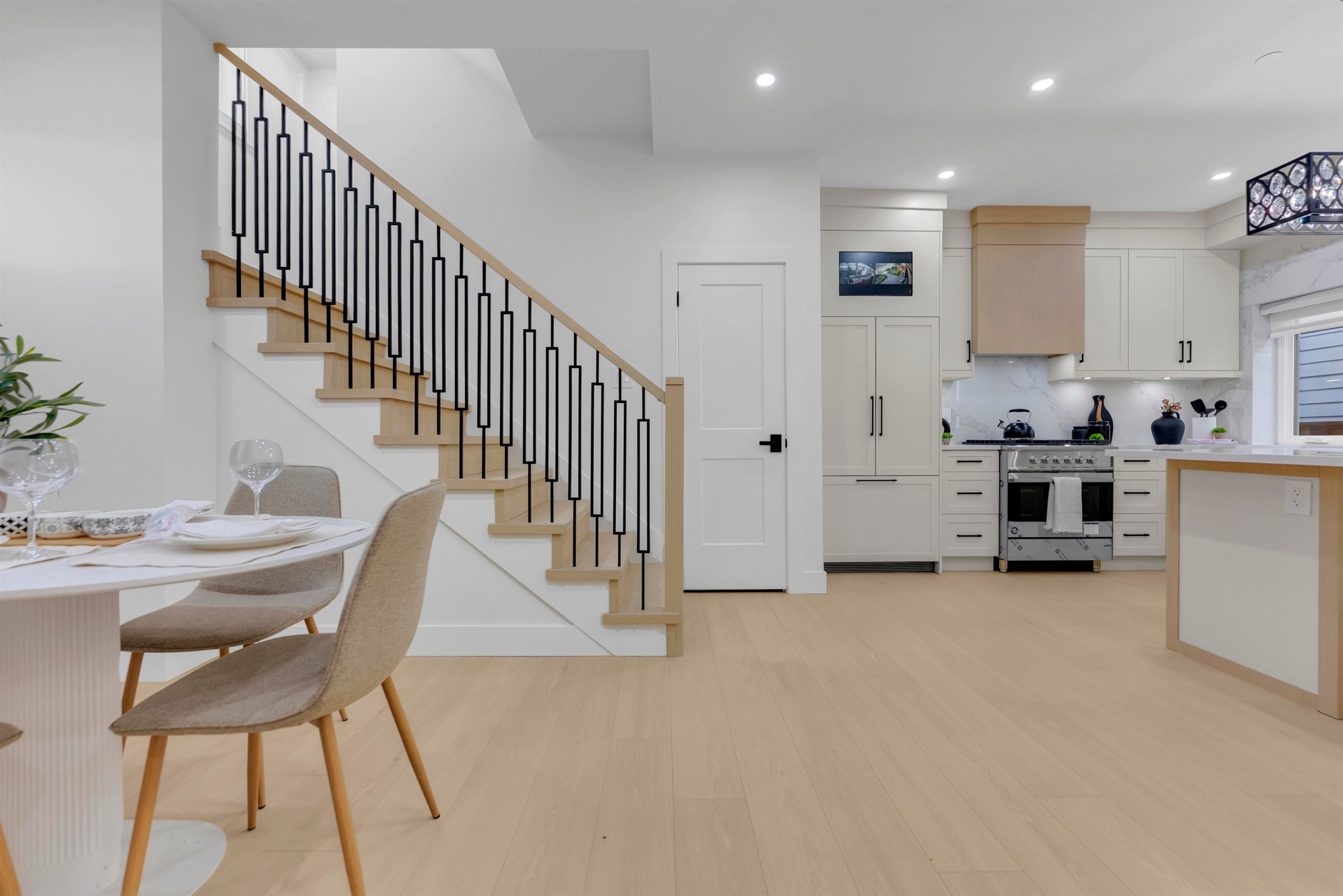 1-2888 6Th Avenue E, Vancouver, BC