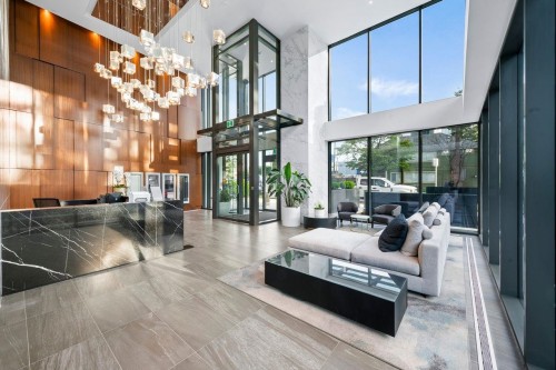 1902-4711 Hazel Street  Burnaby, BC V5H 0J9