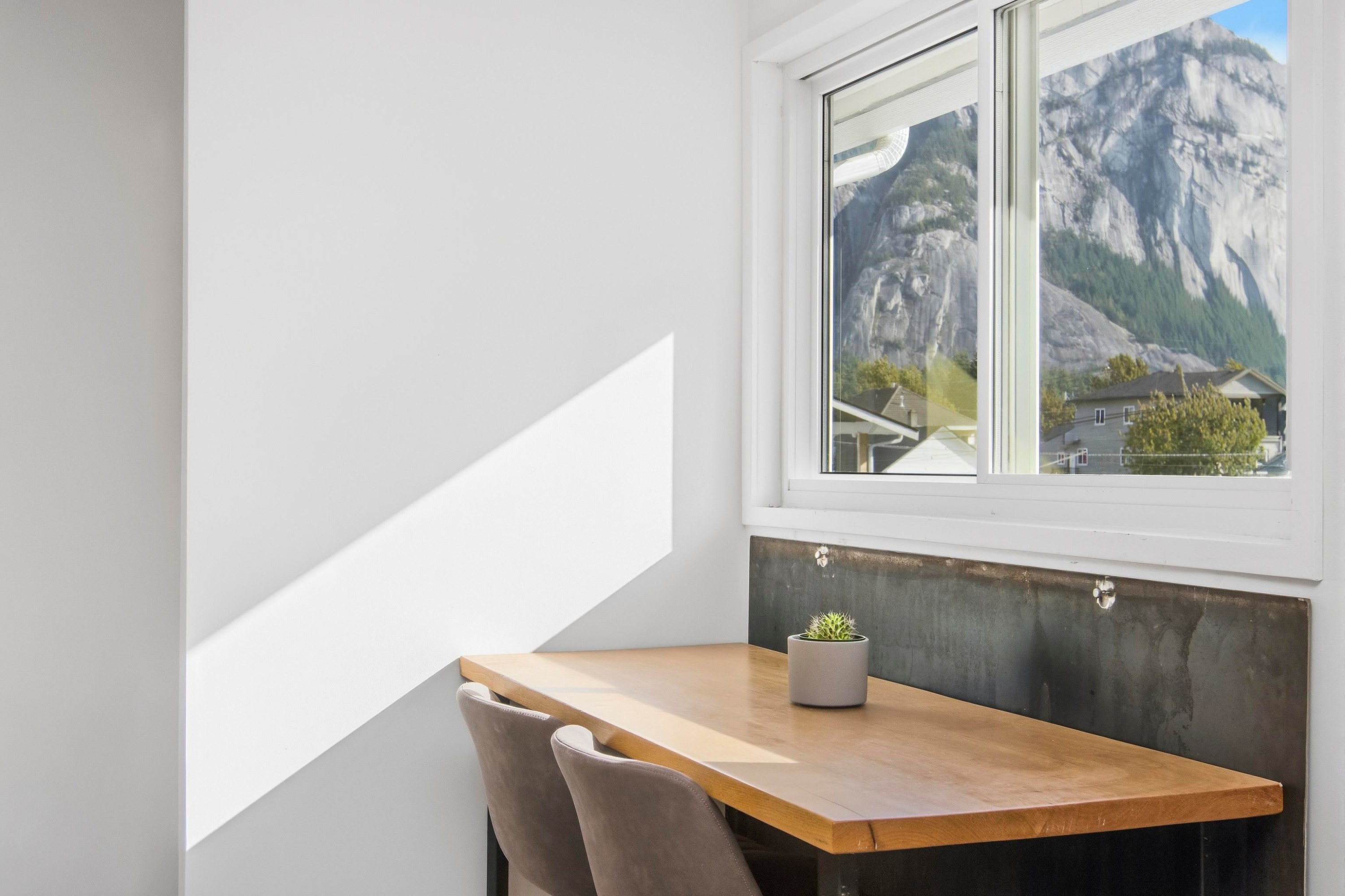 38012 Fifth Avenue, Squamish, BC