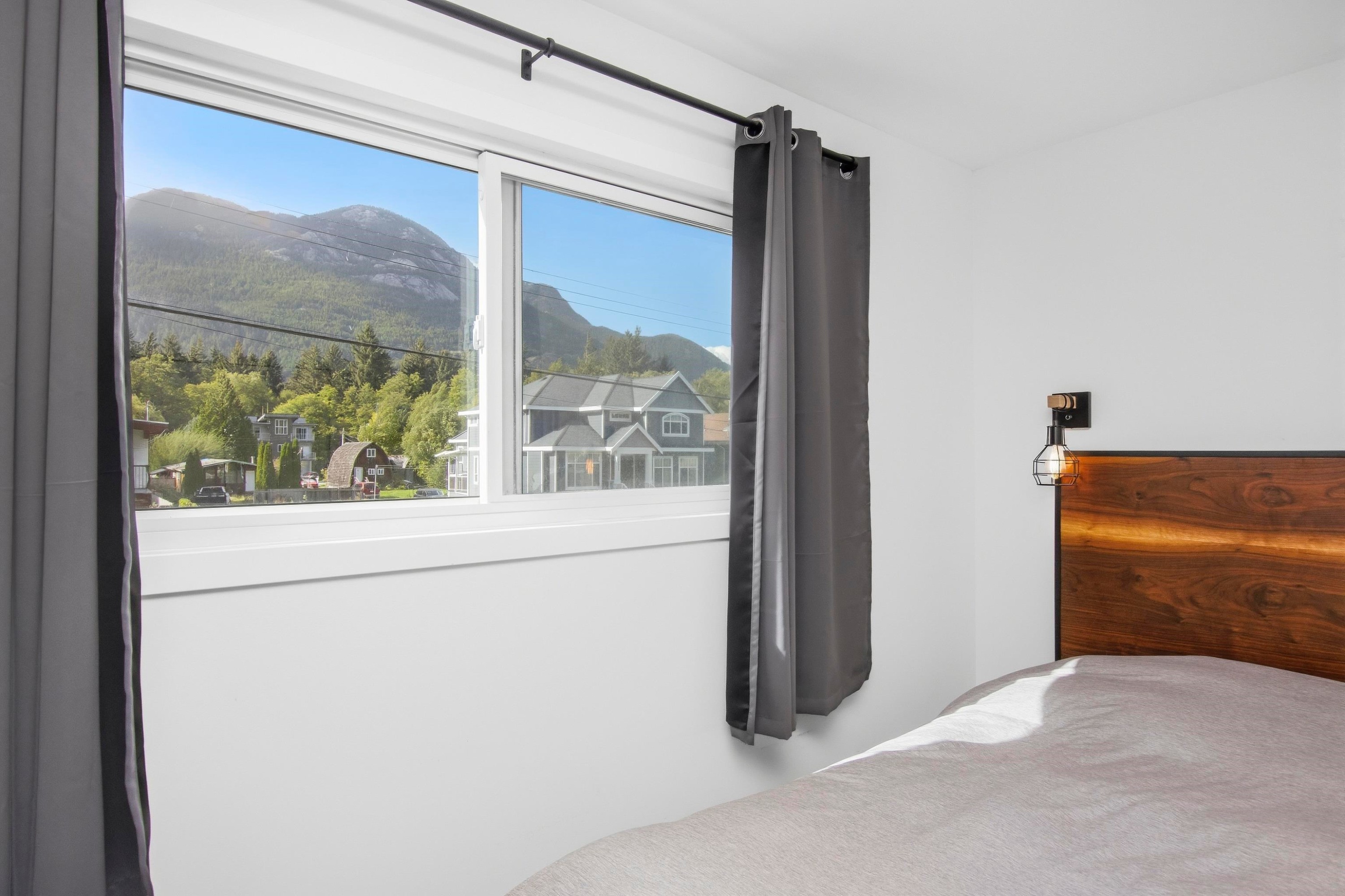 38012 Fifth Avenue, Squamish, BC