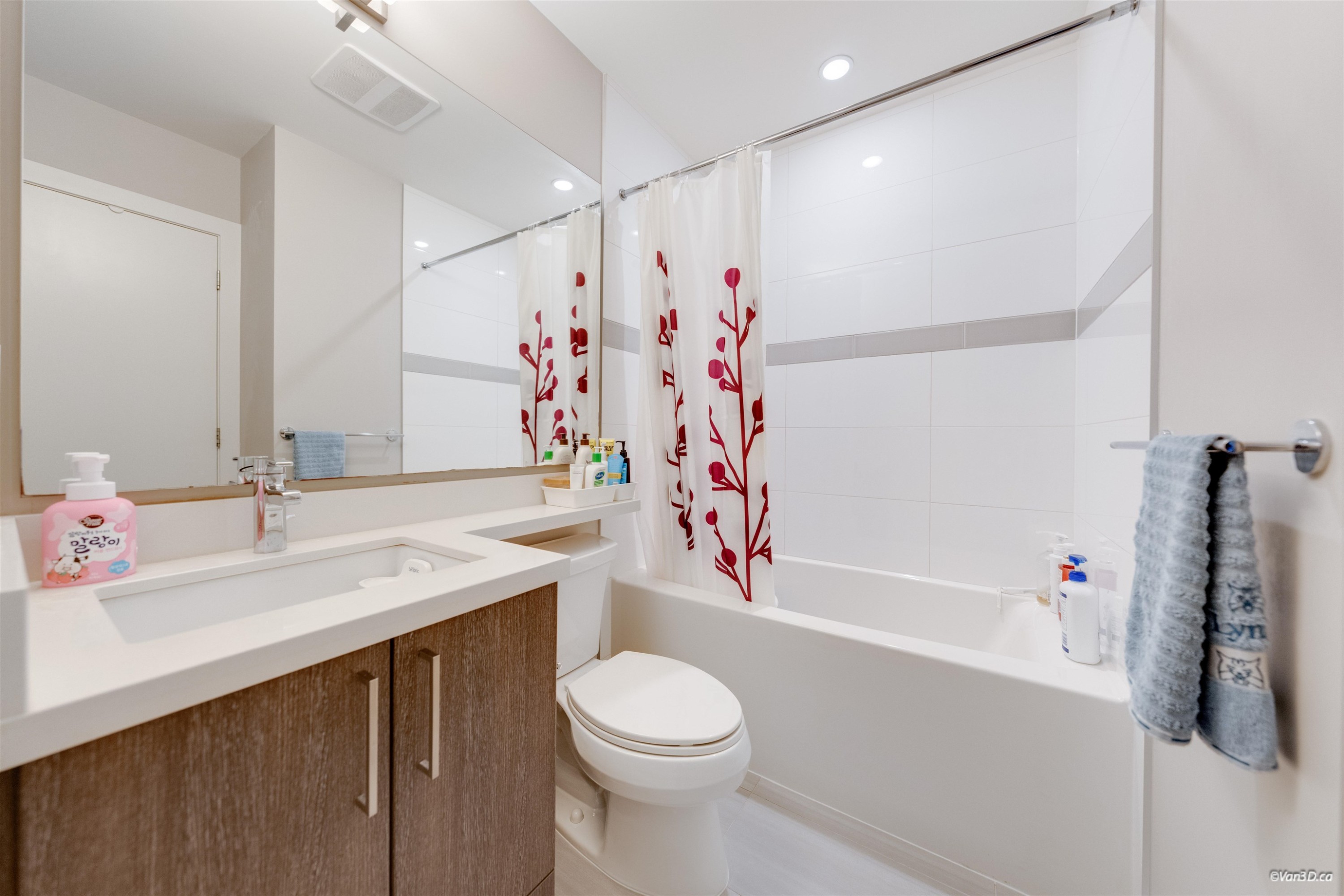1308-963 Charland Avenue, Coquitlam, BC