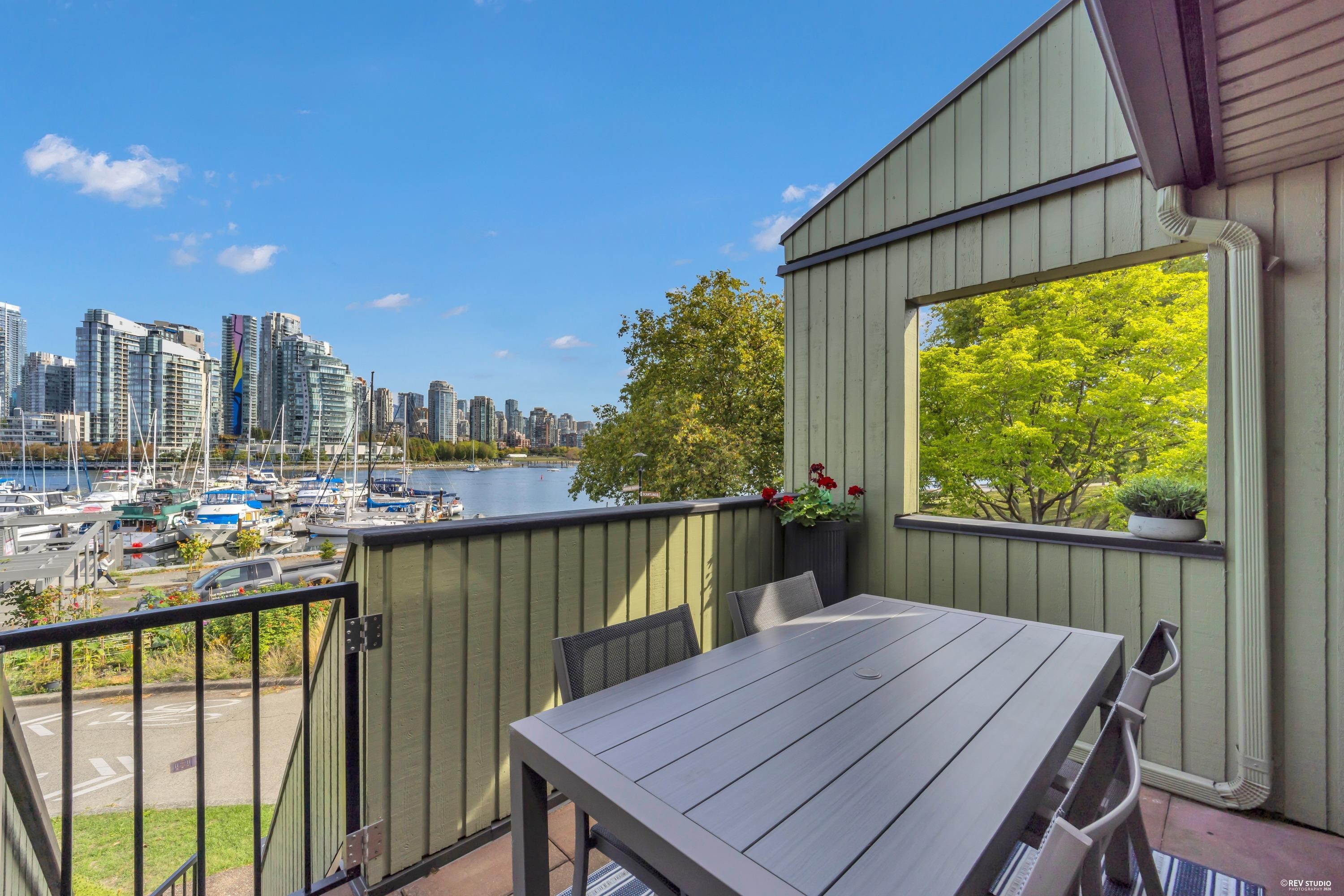 1002 Ironwork Passage, Vancouver, BC