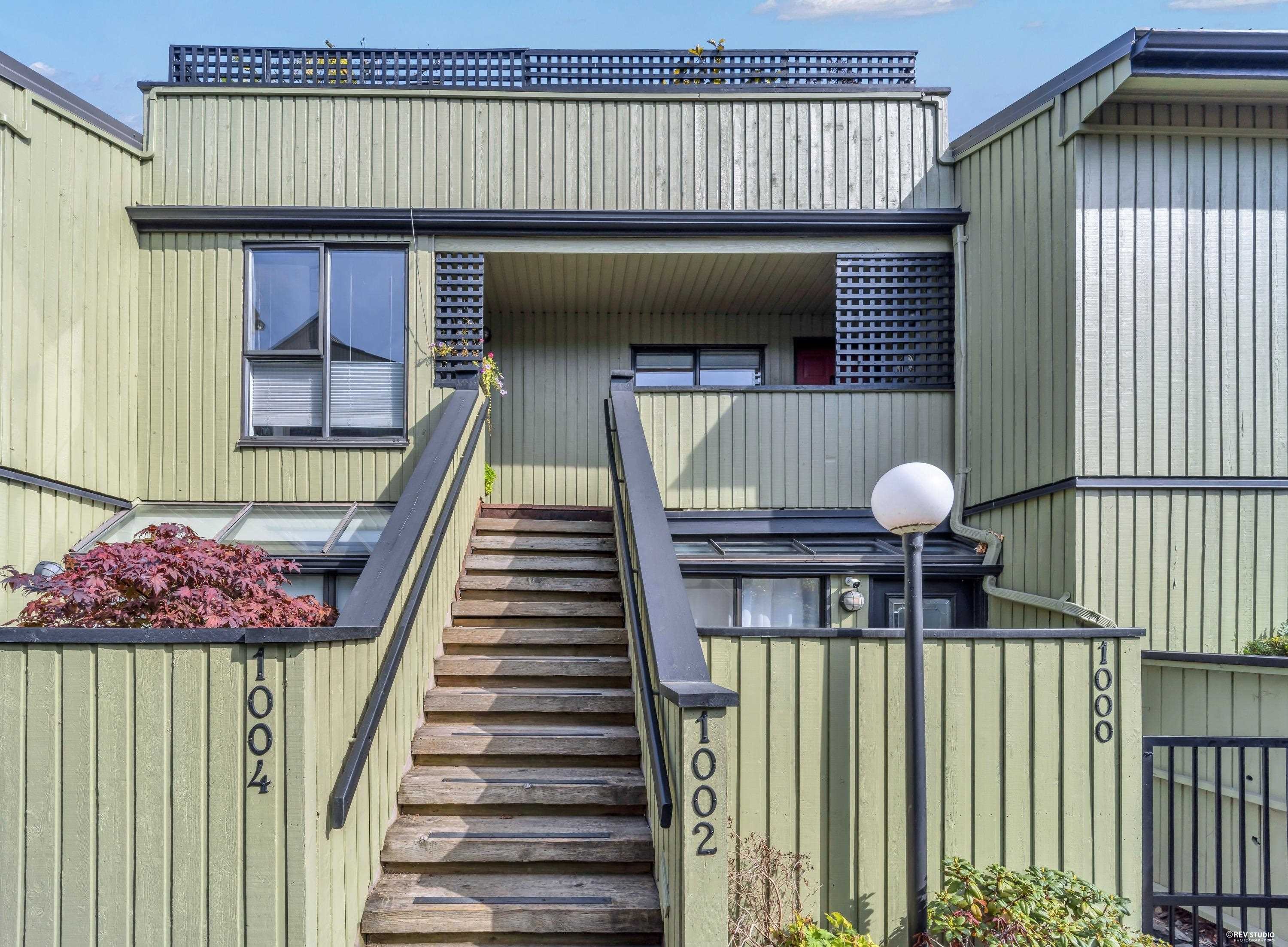 1002 Ironwork Passage, Vancouver, BC
