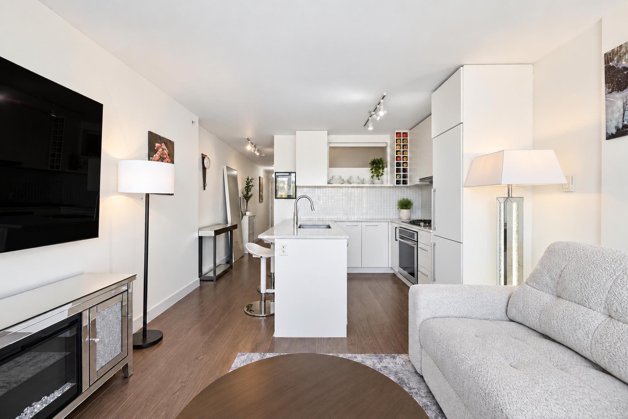 1704-668 Columbia Street, New Westminster, BC