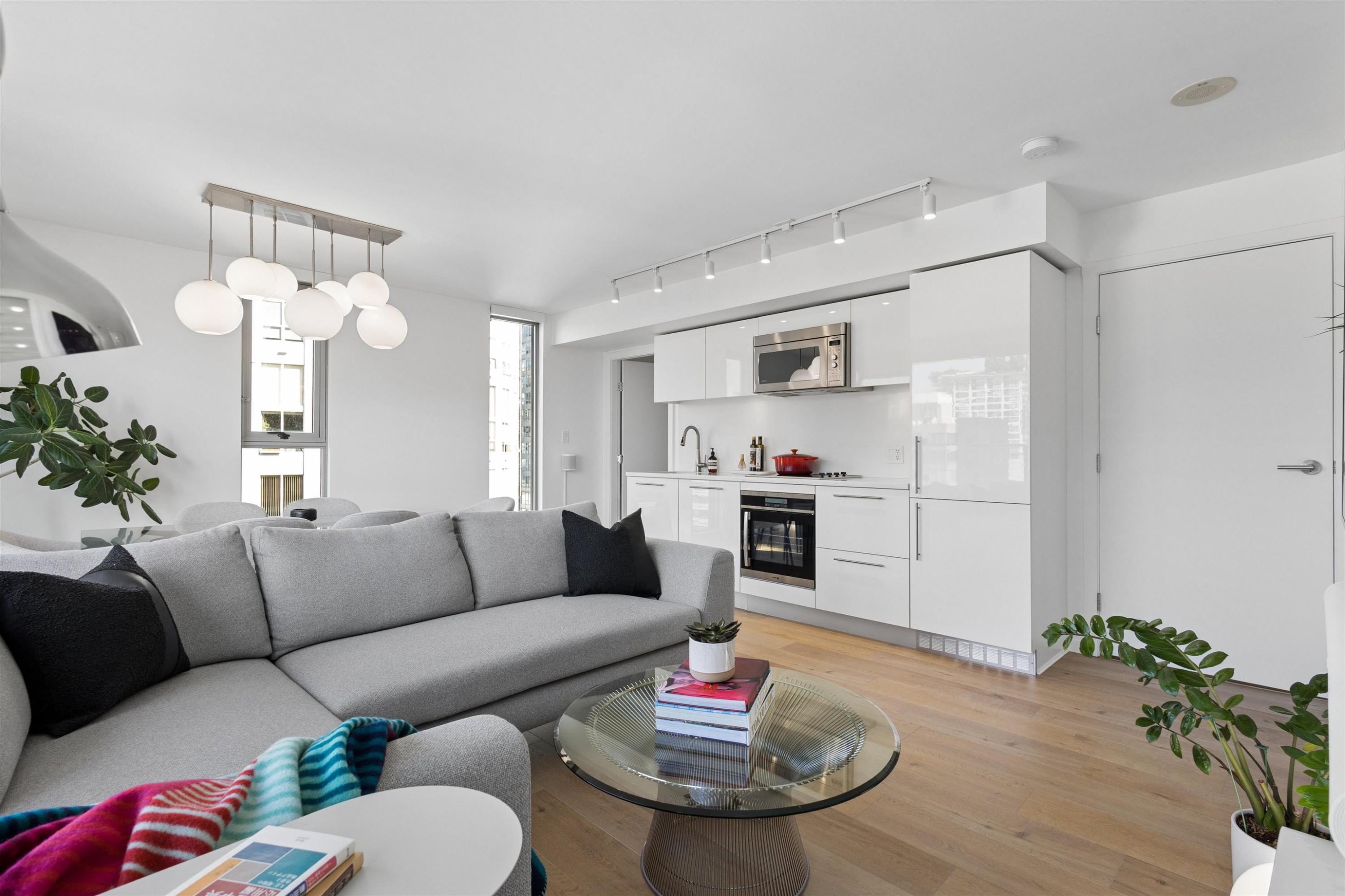 1808-999 Seymour Street, Vancouver, BC