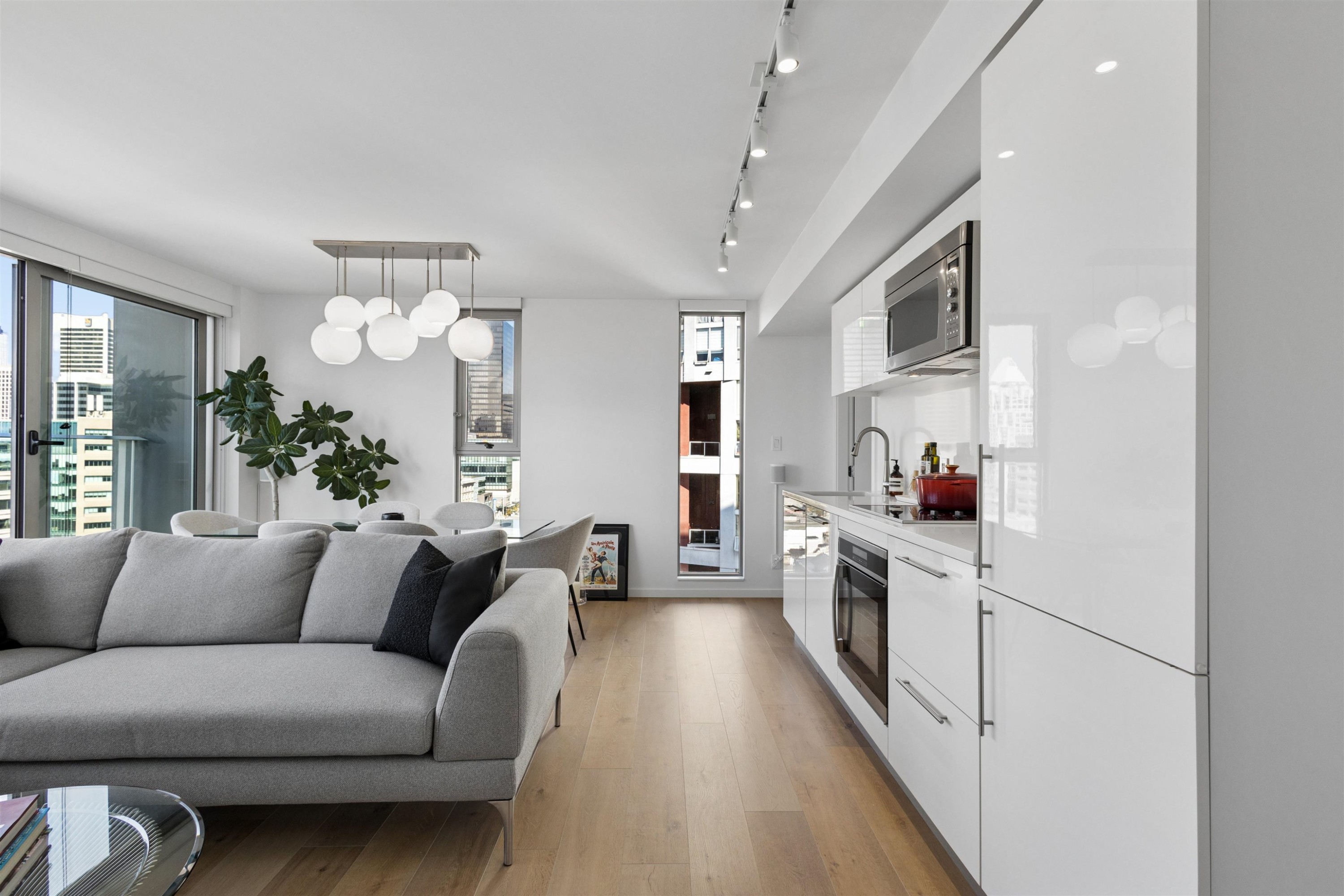 1808-999 Seymour Street, Vancouver, BC