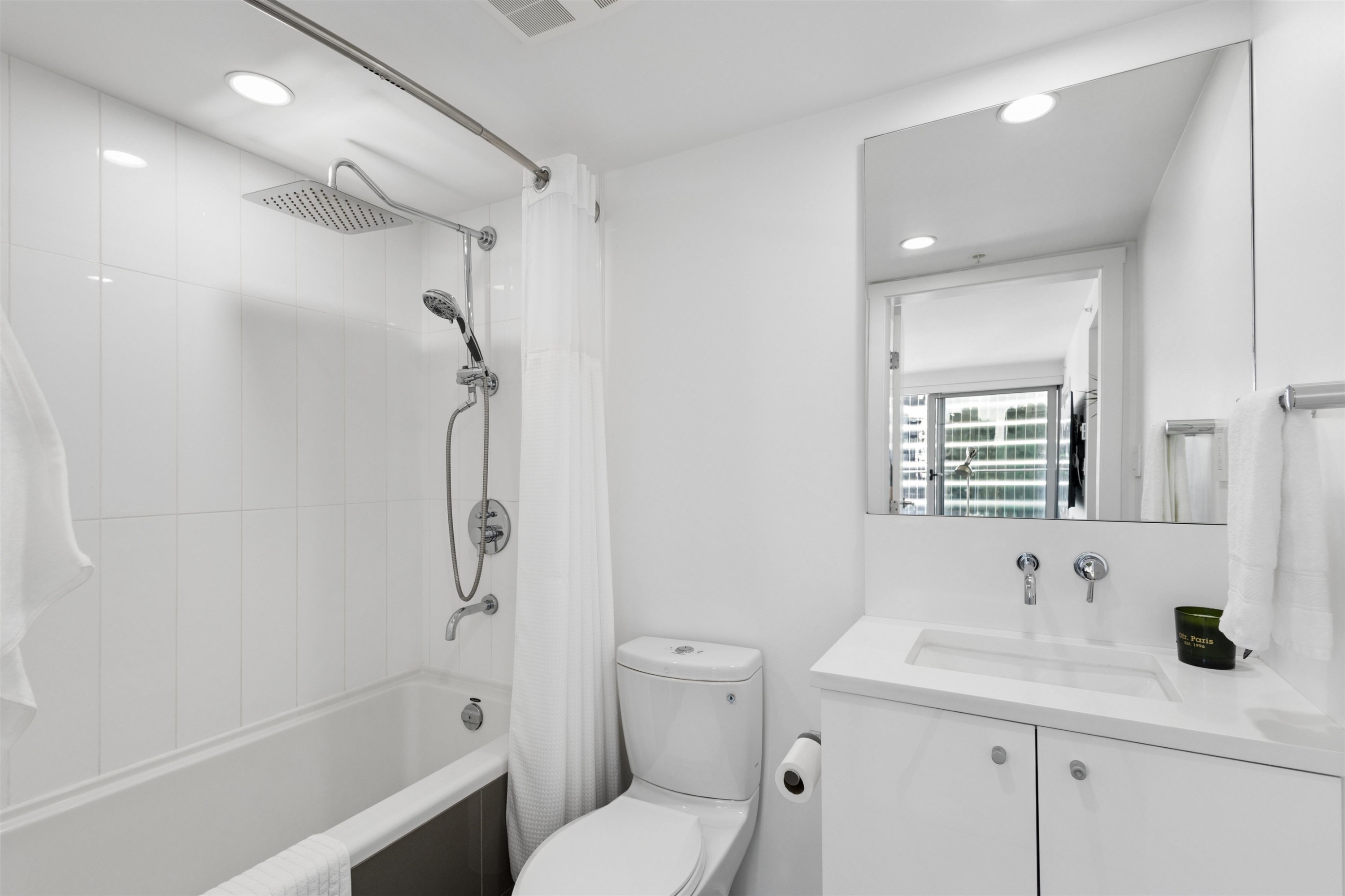 1808-999 Seymour Street, Vancouver, BC