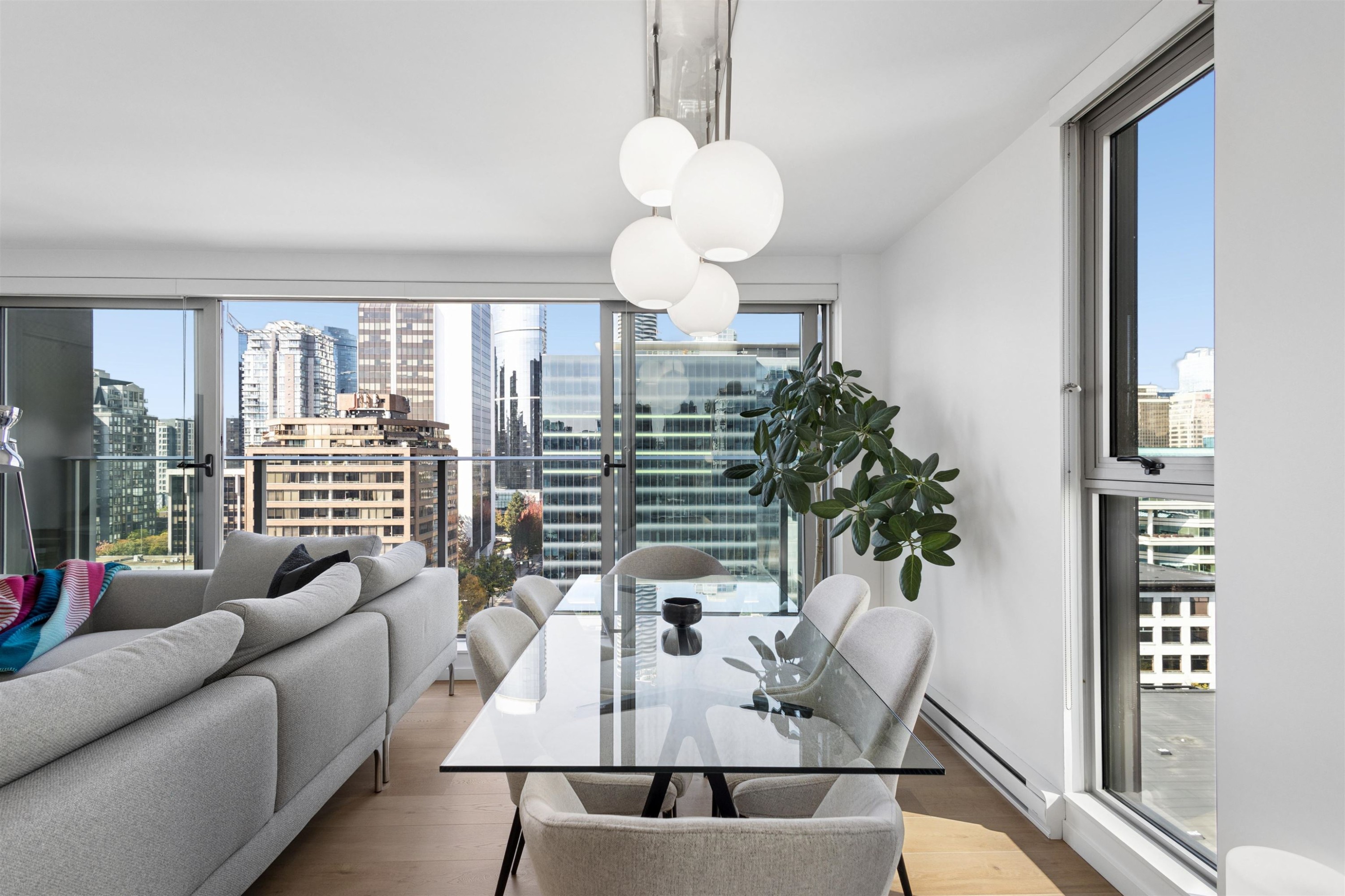 1808-999 Seymour Street, Vancouver, BC