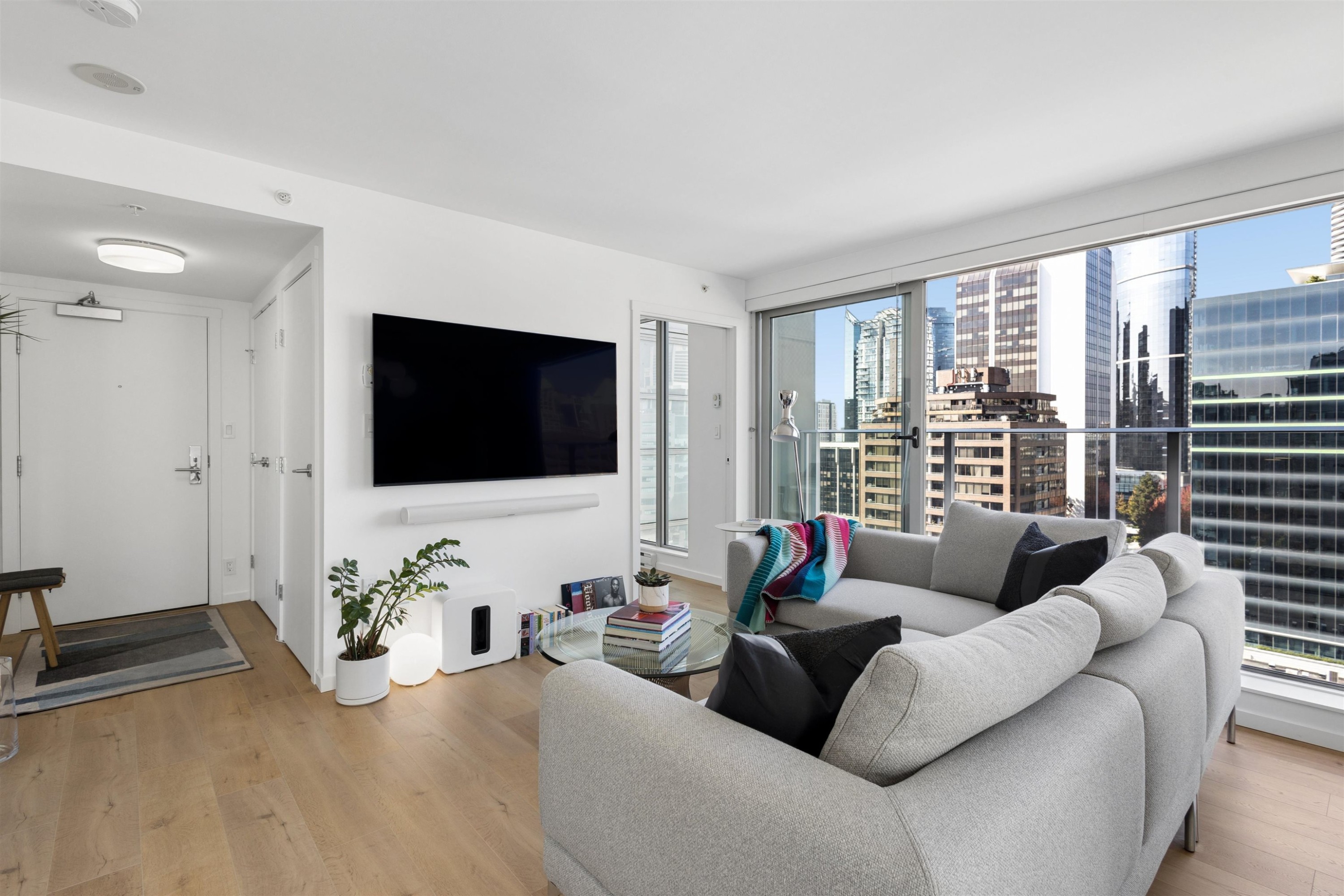 1808-999 Seymour Street, Vancouver, BC