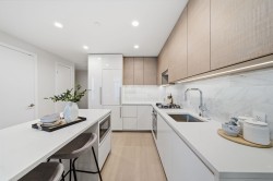 1207-2186 Gilmore Avenue  Burnaby, BC V5C 0N7