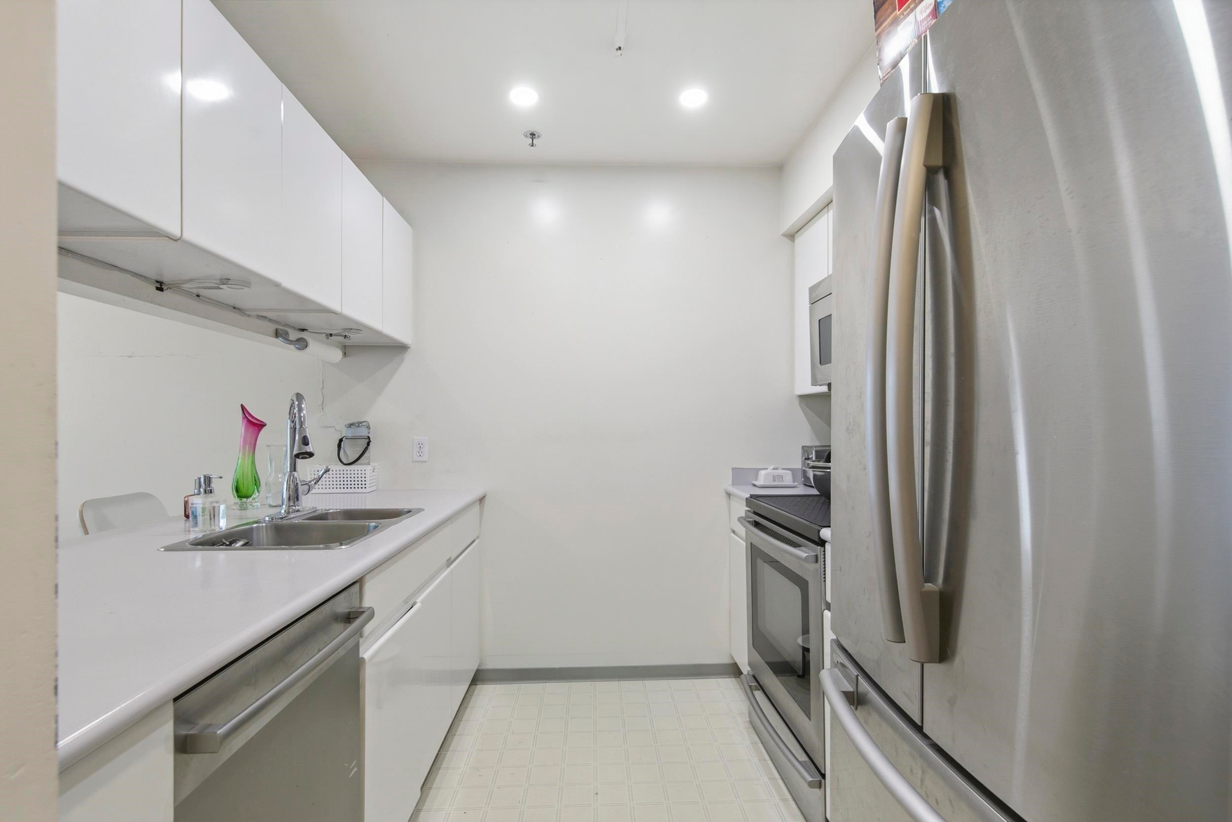 107-3280 Broadway W, Vancouver, BC