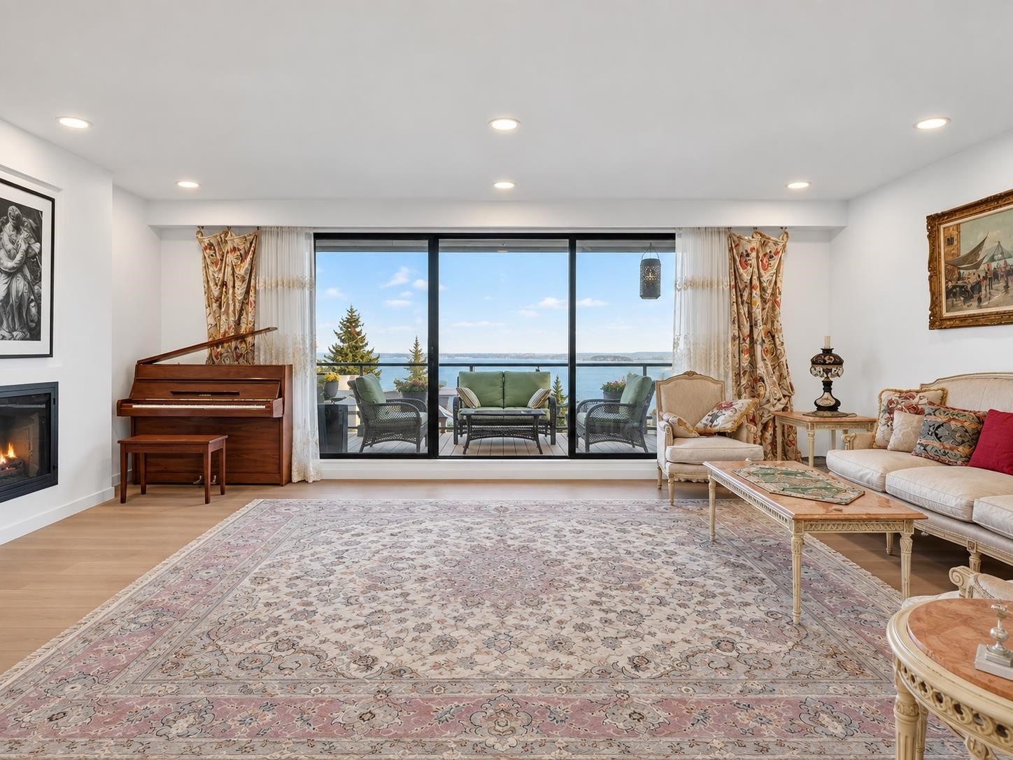 1-2206 Folkestone Way, West Vancouver, BC