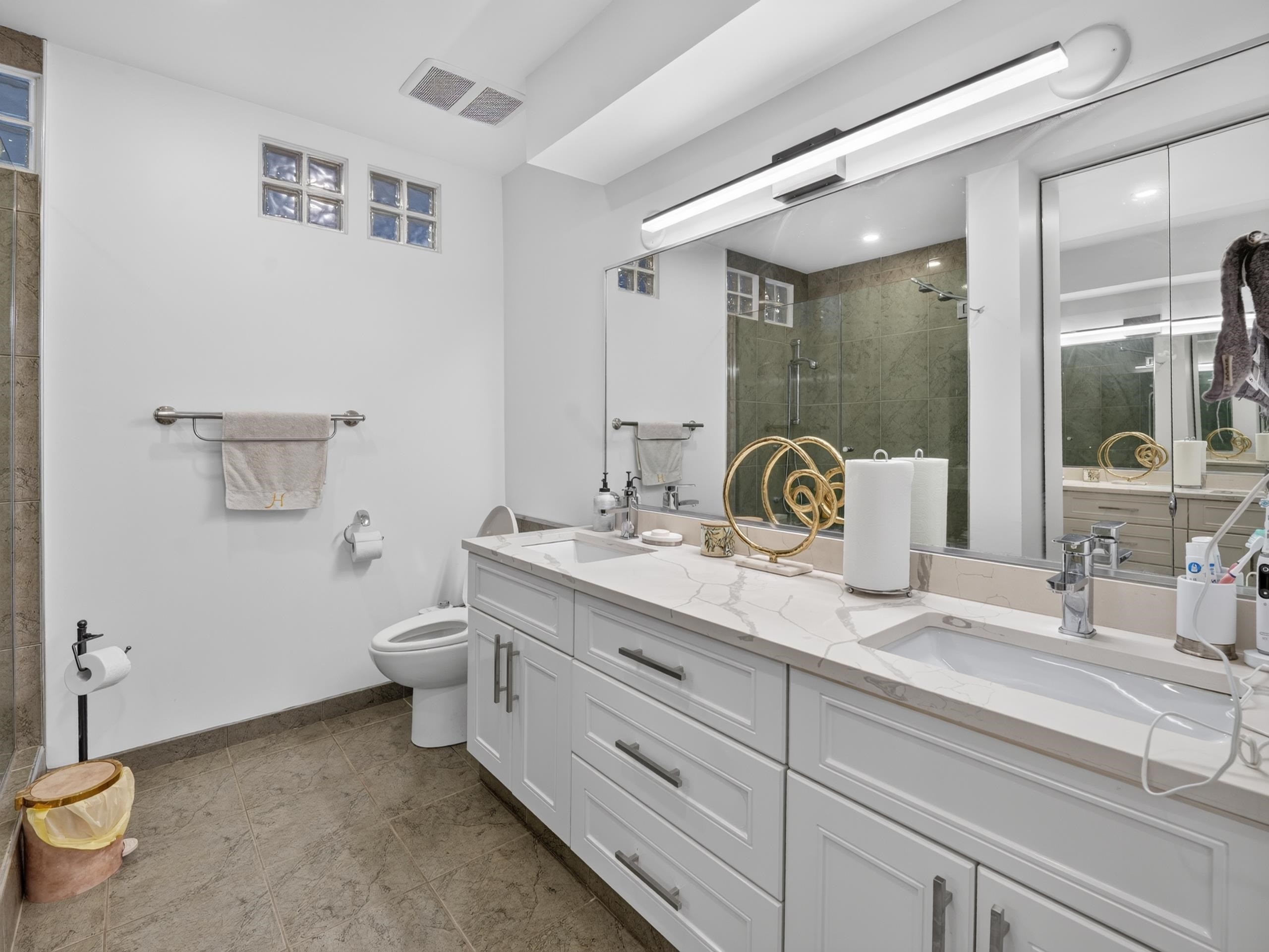 1-2206 Folkestone Way, West Vancouver, BC