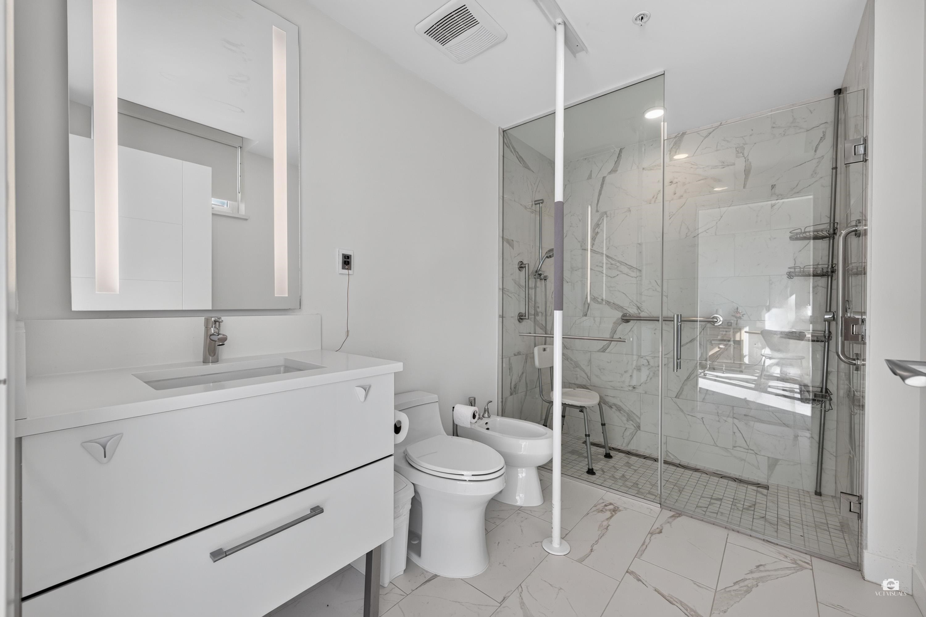 671-438 King Edward Avenue W, Vancouver, BC