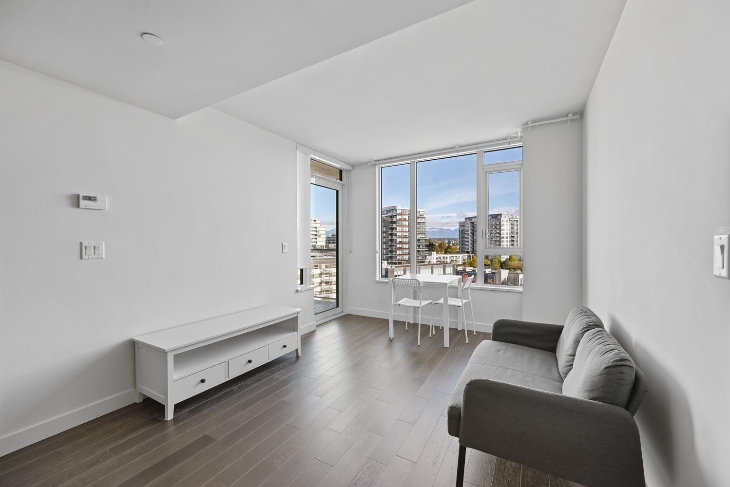 1007-7468 Lansdowne Road, Richmond, BC