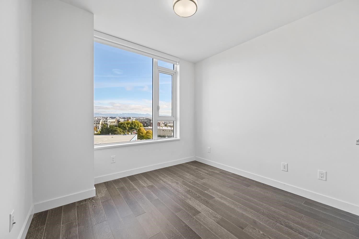 1007-7468 Lansdowne Road, Richmond, BC