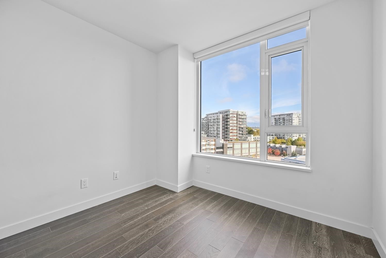 1007-7468 Lansdowne Road, Richmond, BC