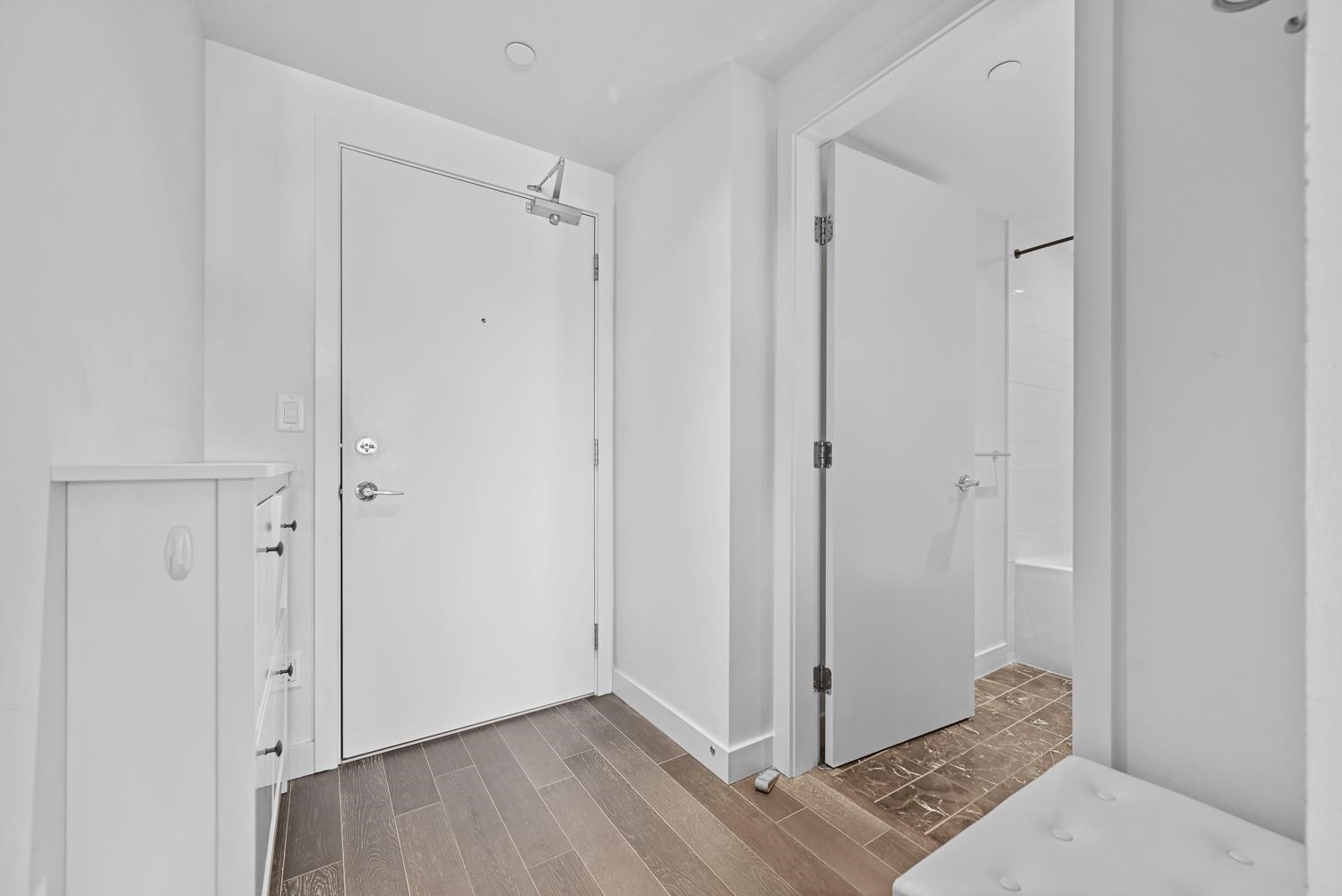 1007-7468 Lansdowne Road, Richmond, BC