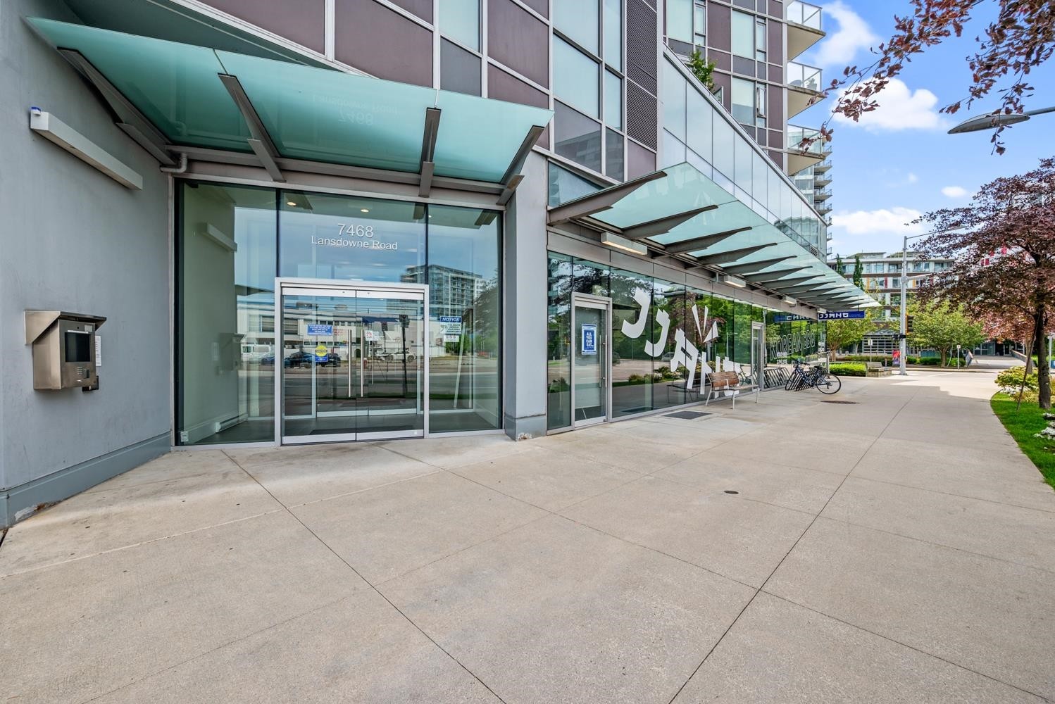 1007-7468 Lansdowne Road, Richmond, BC
