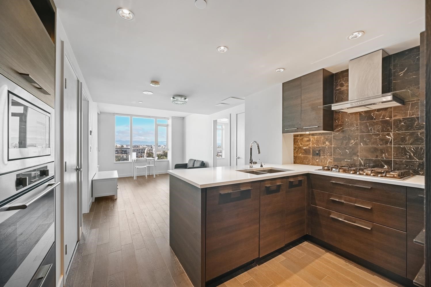 1007-7468 Lansdowne Road, Richmond, BC