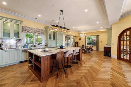 2379 Constantine Place, West Vancouver, BC 