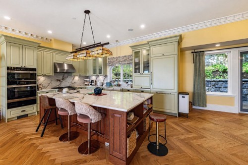 2379 Constantine Place, West Vancouver, BC 