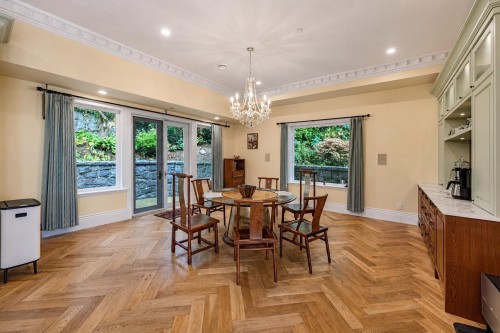 2379 Constantine Place, West Vancouver, BC 