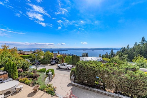 2379 Constantine Place, West Vancouver, BC 