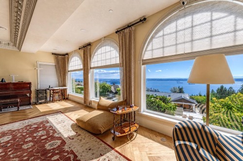 2379 Constantine Place, West Vancouver, BC 